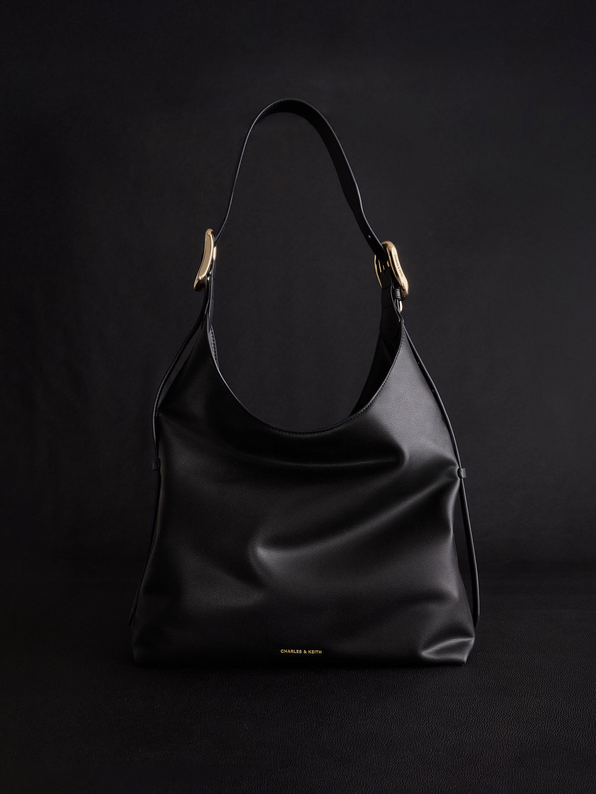 CHARLES & KEITH Recommended / Aislin Hobo Bag - Black