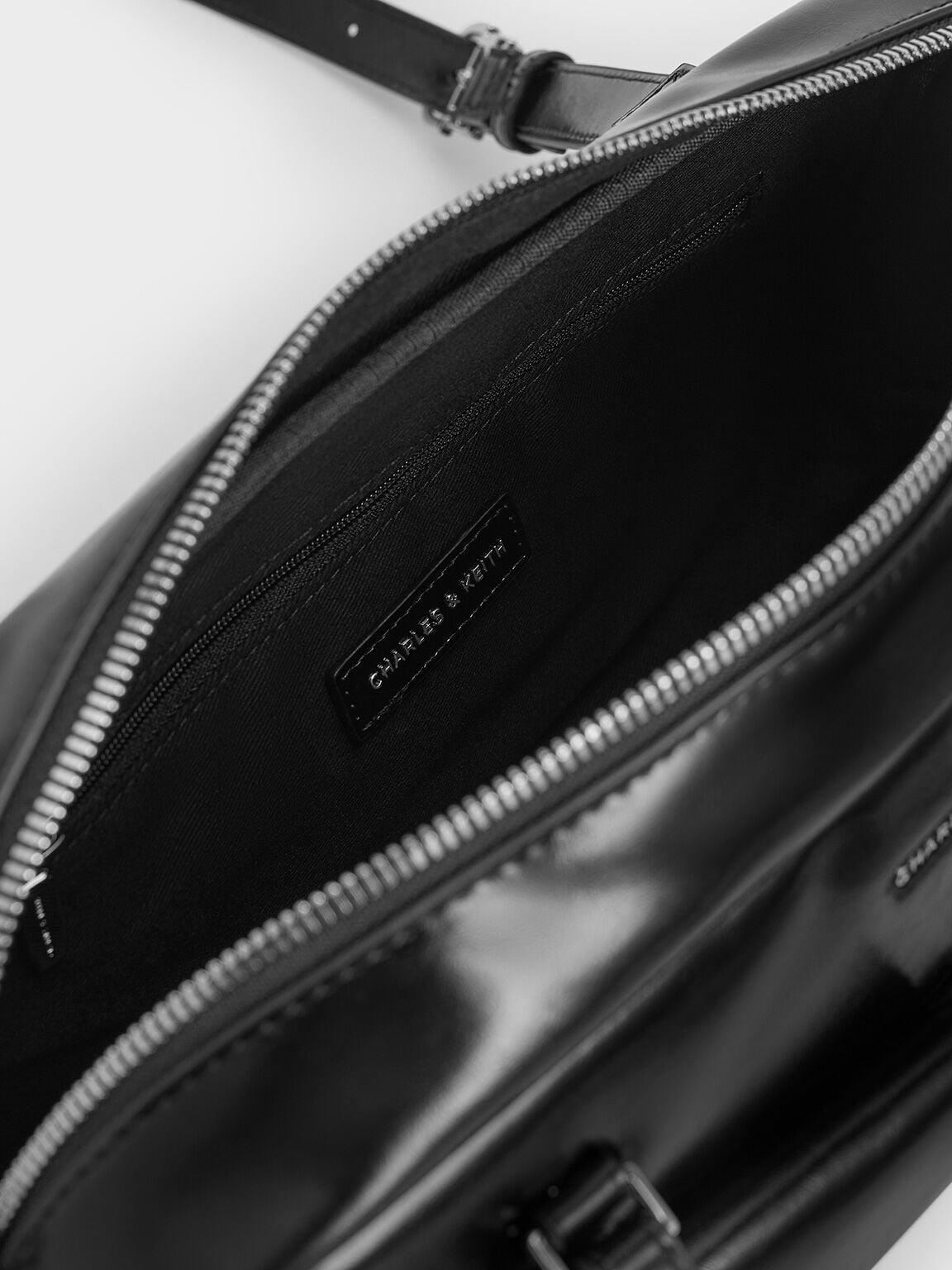 CHARLES & KEITH Special Offer / Rachel Multi-Pocket Shoulder Bag - Noir