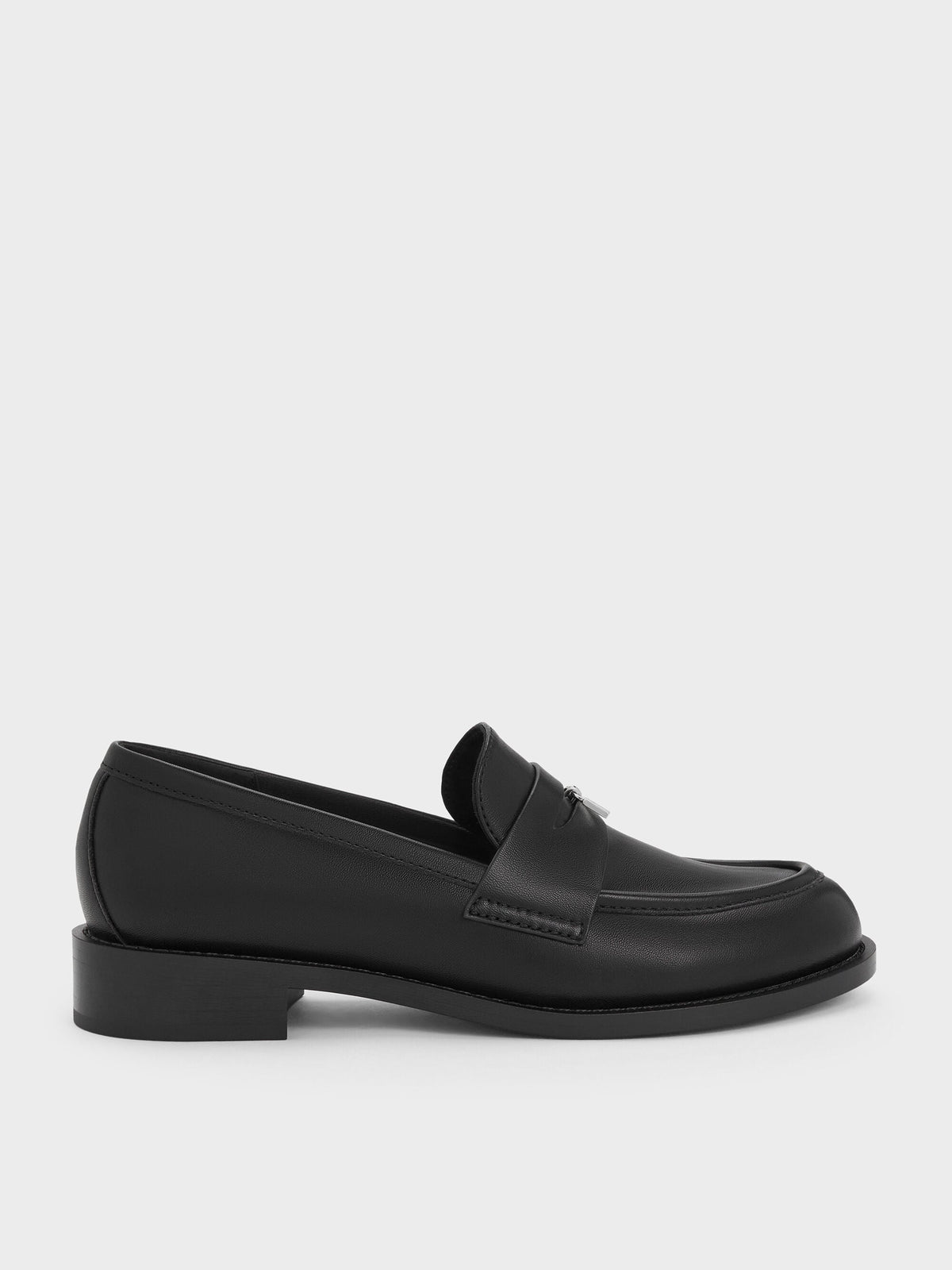 CHARLES & KEITH Signature / Griselda Loafers - Black