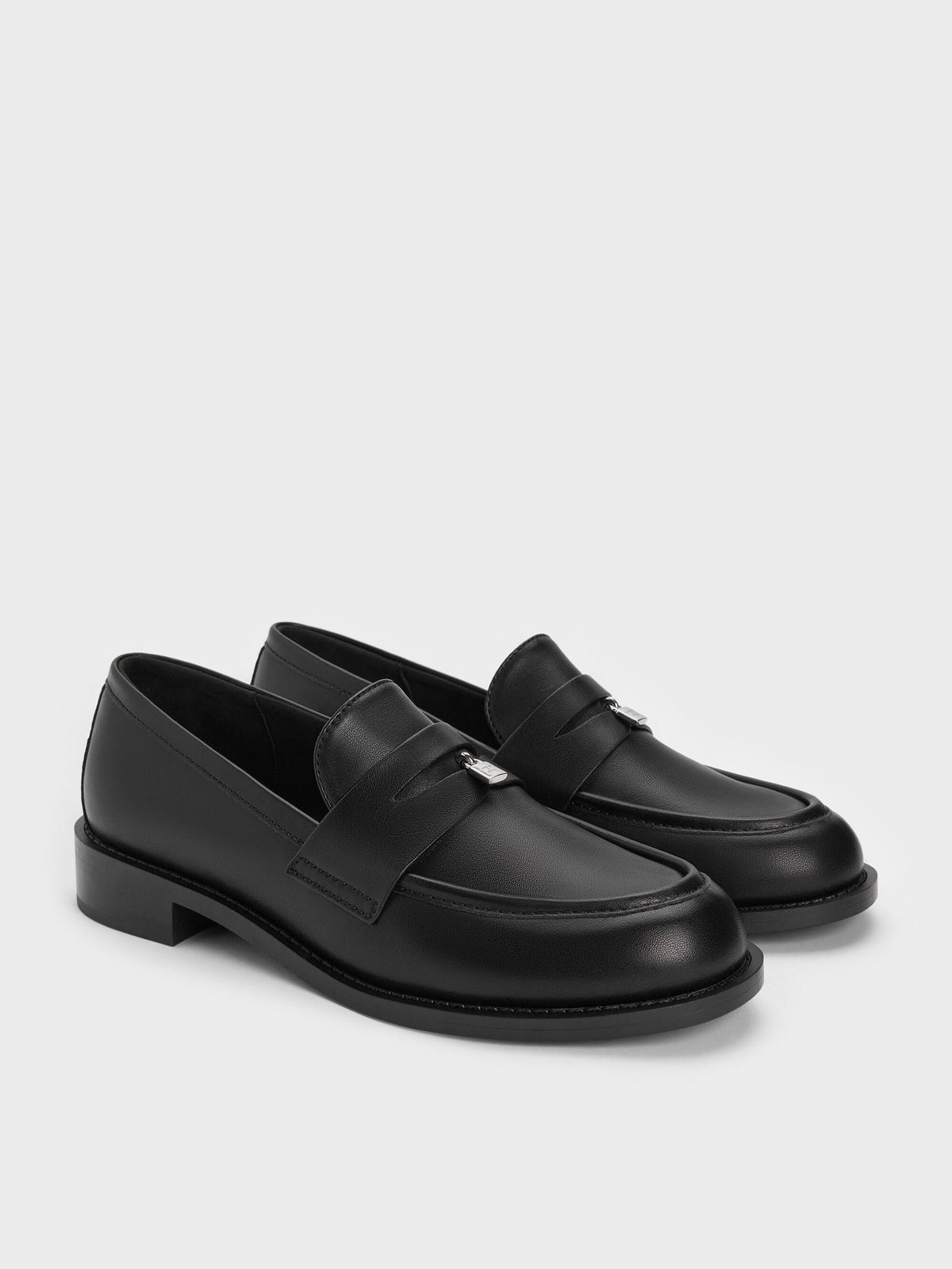 CHARLES & KEITH Signature / Griselda Loafers - Black