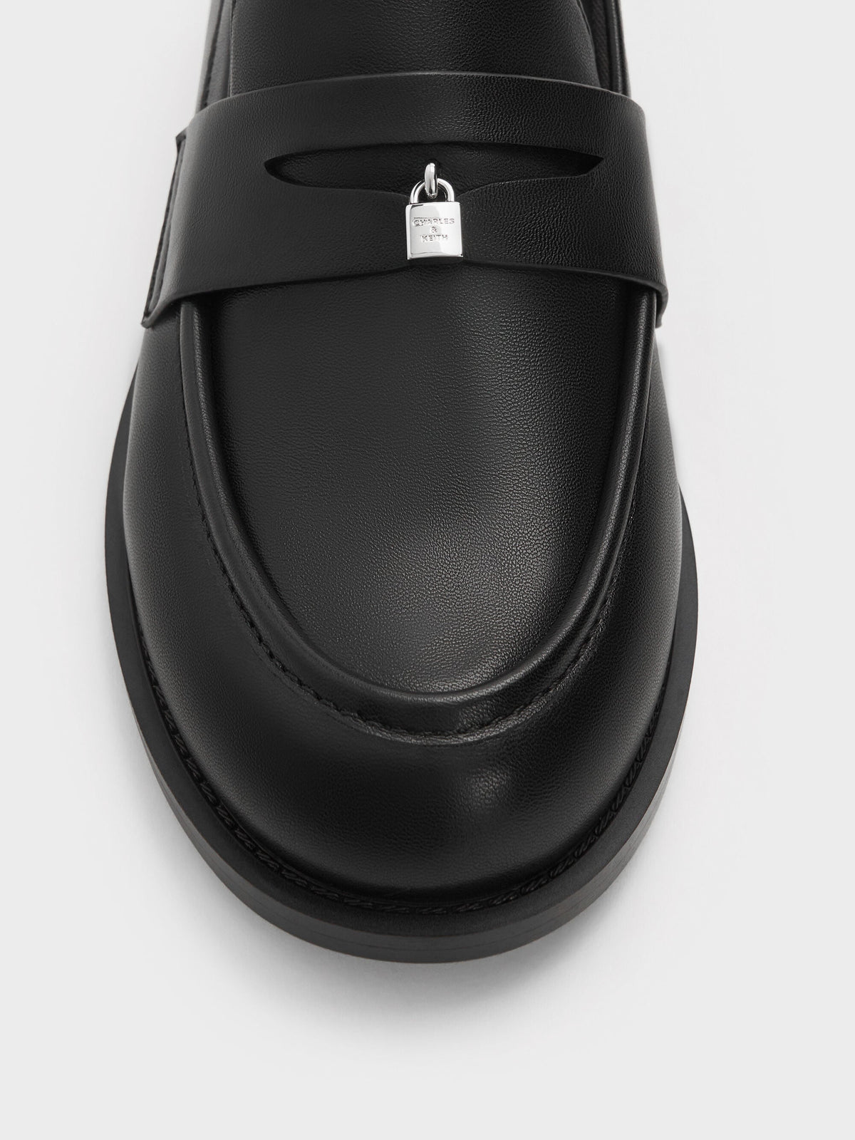 CHARLES & KEITH Signature / Griselda Loafers - Black
