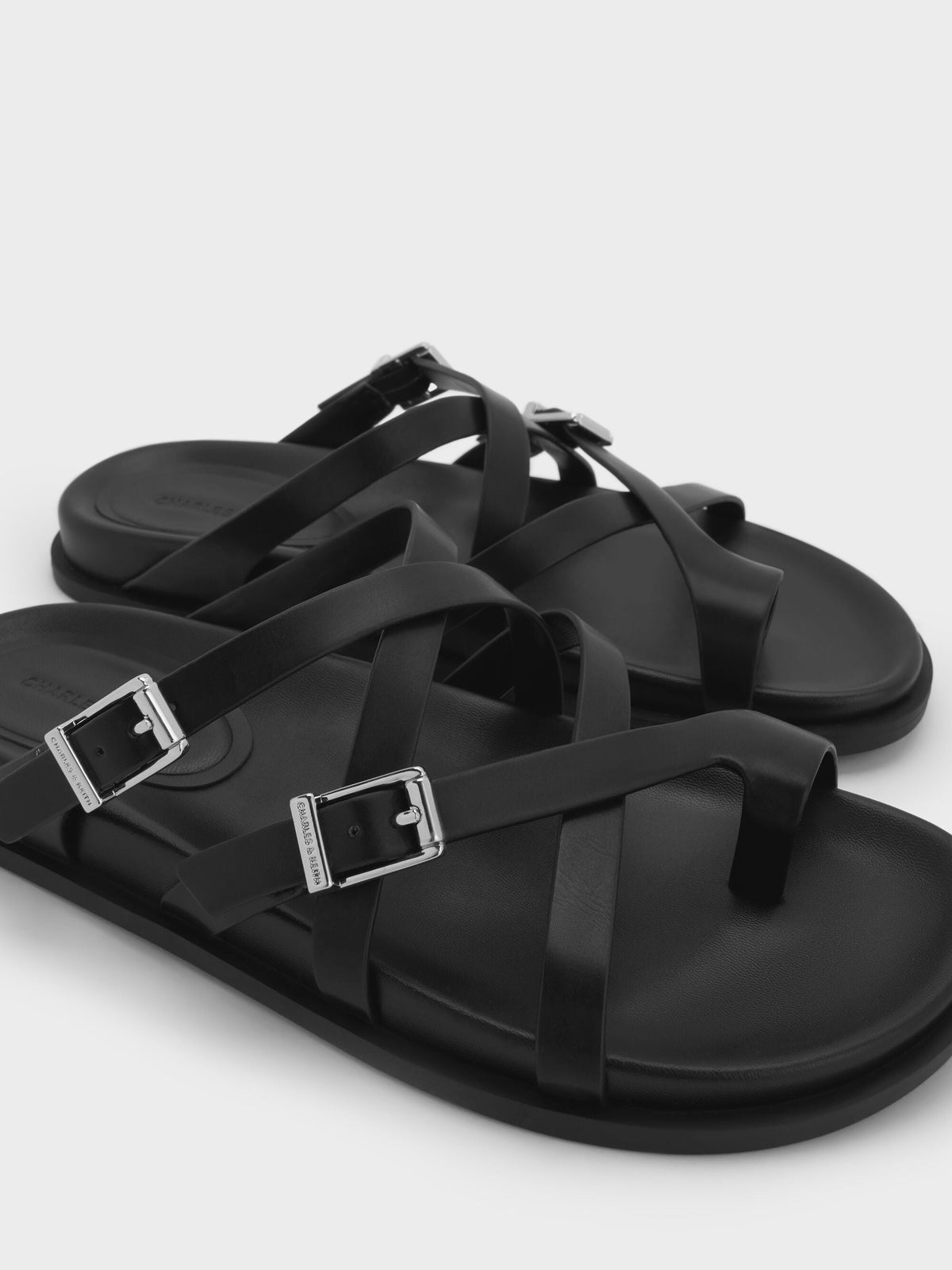 CHARLES & KEITH Customer Favorite / Crossover Toe-Ring Sandals - Black
