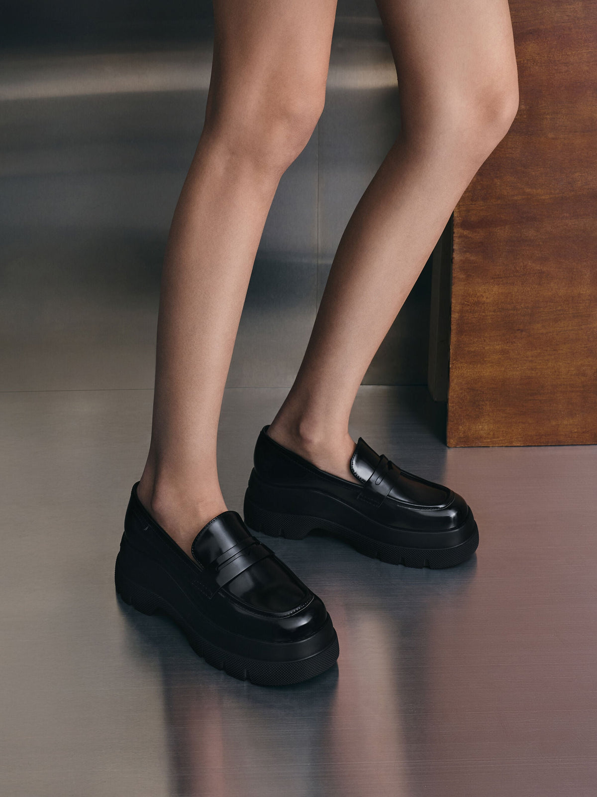 CHARLES & KEITH Everyday / Leoi Platform Penny Loafers - Black Box