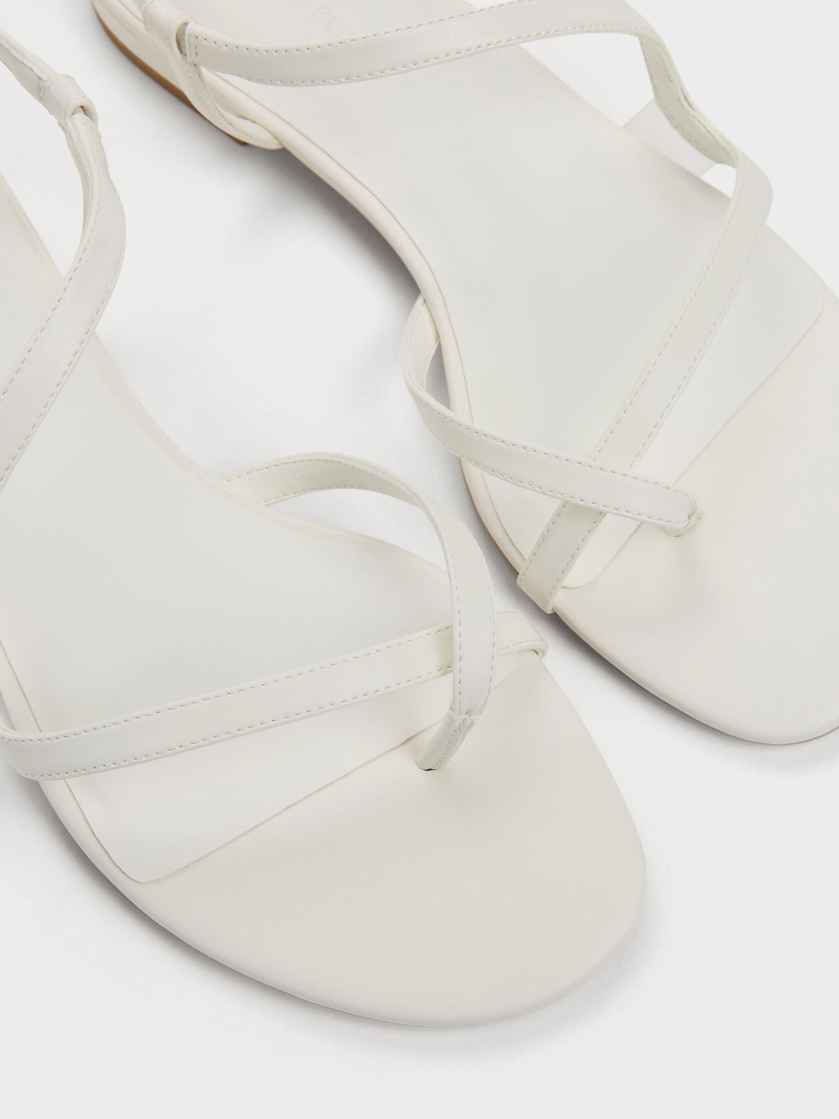CHARLES & KEITH Popular / Arden Wavy Toe-Ring Sandals - Chalk