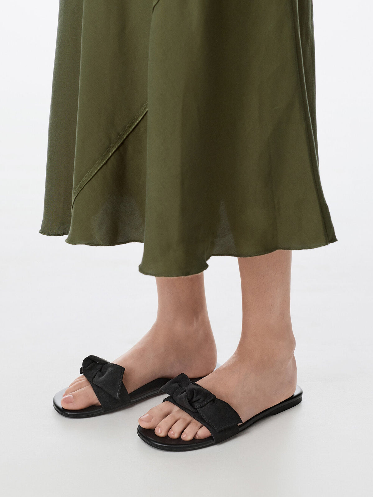 CHARLES & KEITH Classic / Anika Faux Suede Knot-Bow Slides - Black Textured