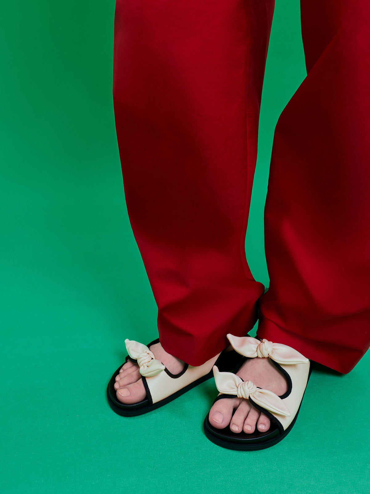CHARLES & KEITH Deals / Contrast-Trim Knot-Bow Slingback Sandals - Chalk