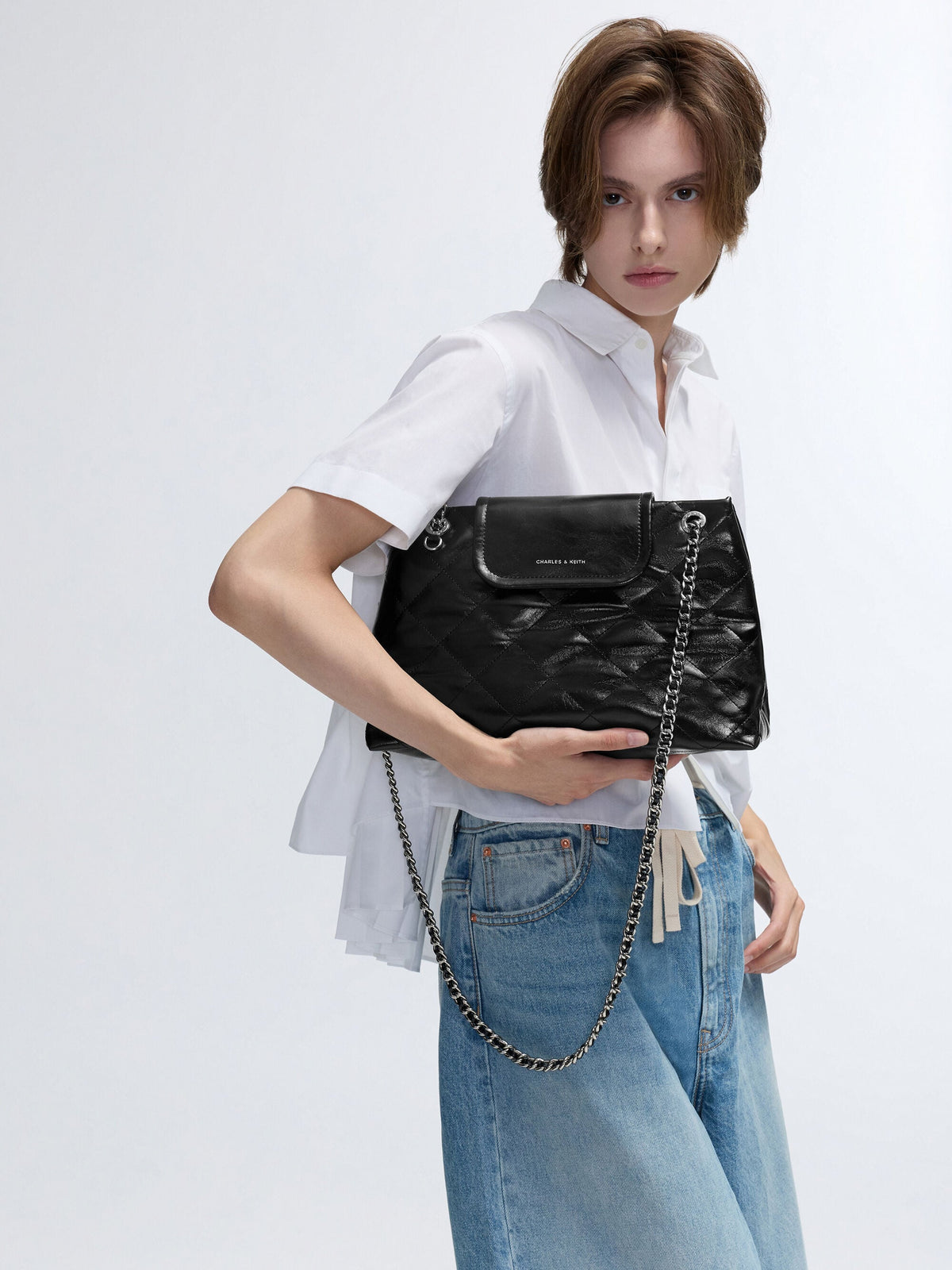 CHARLES & KEITH Recommended / Large Apfra Quilted Shoulder Bag - Noir