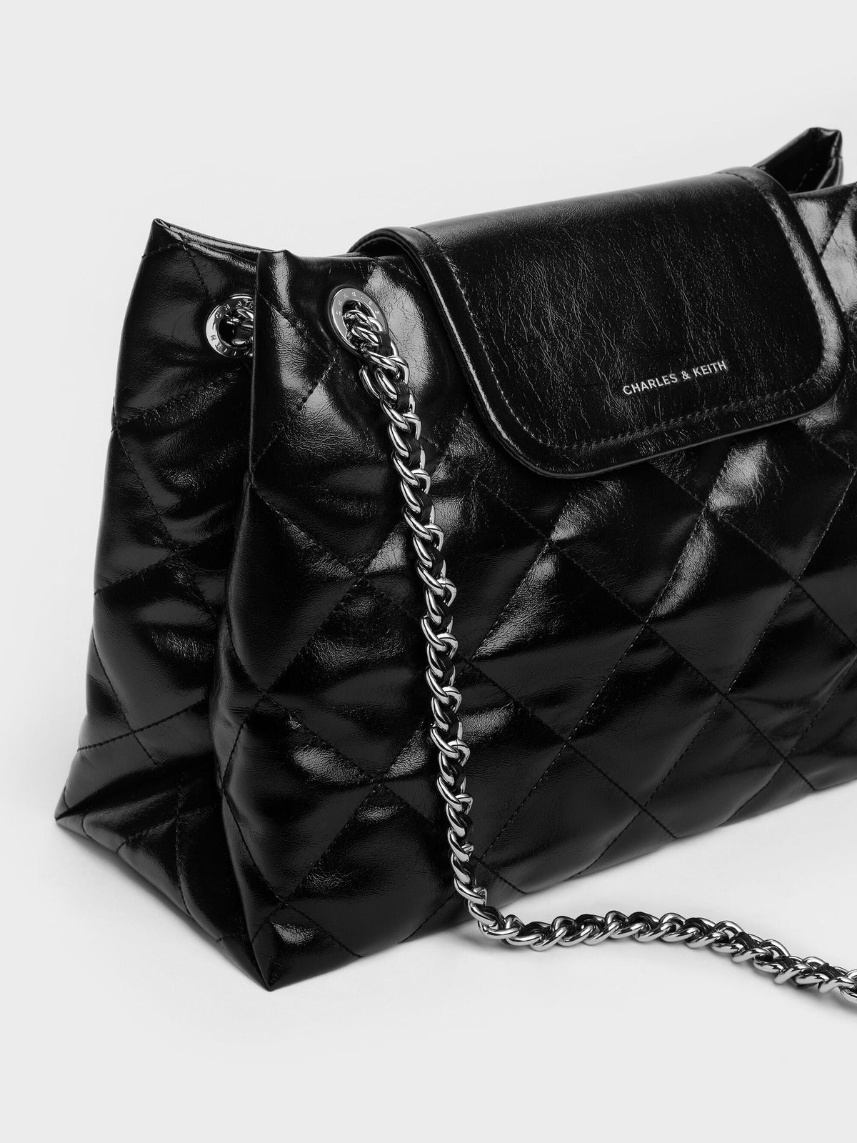 CHARLES & KEITH Recommended / Large Apfra Quilted Shoulder Bag - Noir