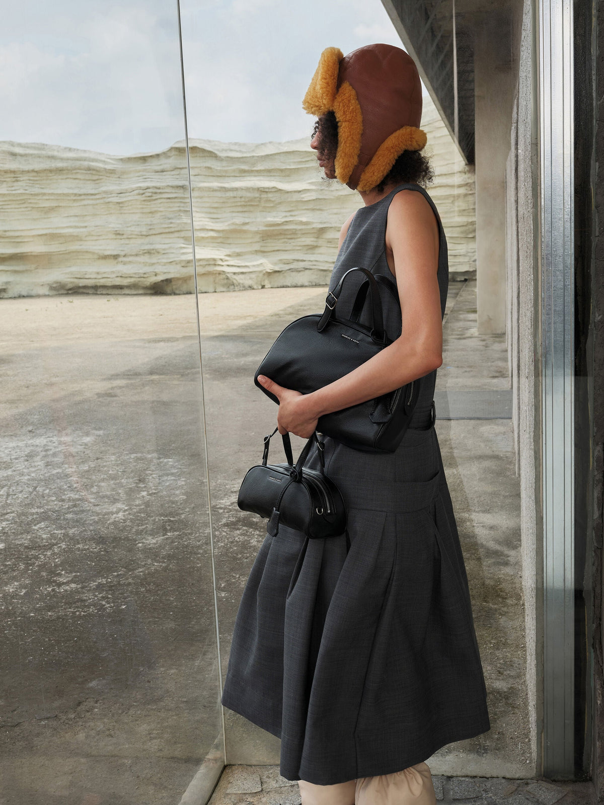 CHARLES & KEITH Sale / Vega Elongated Bowling Bag - Noir