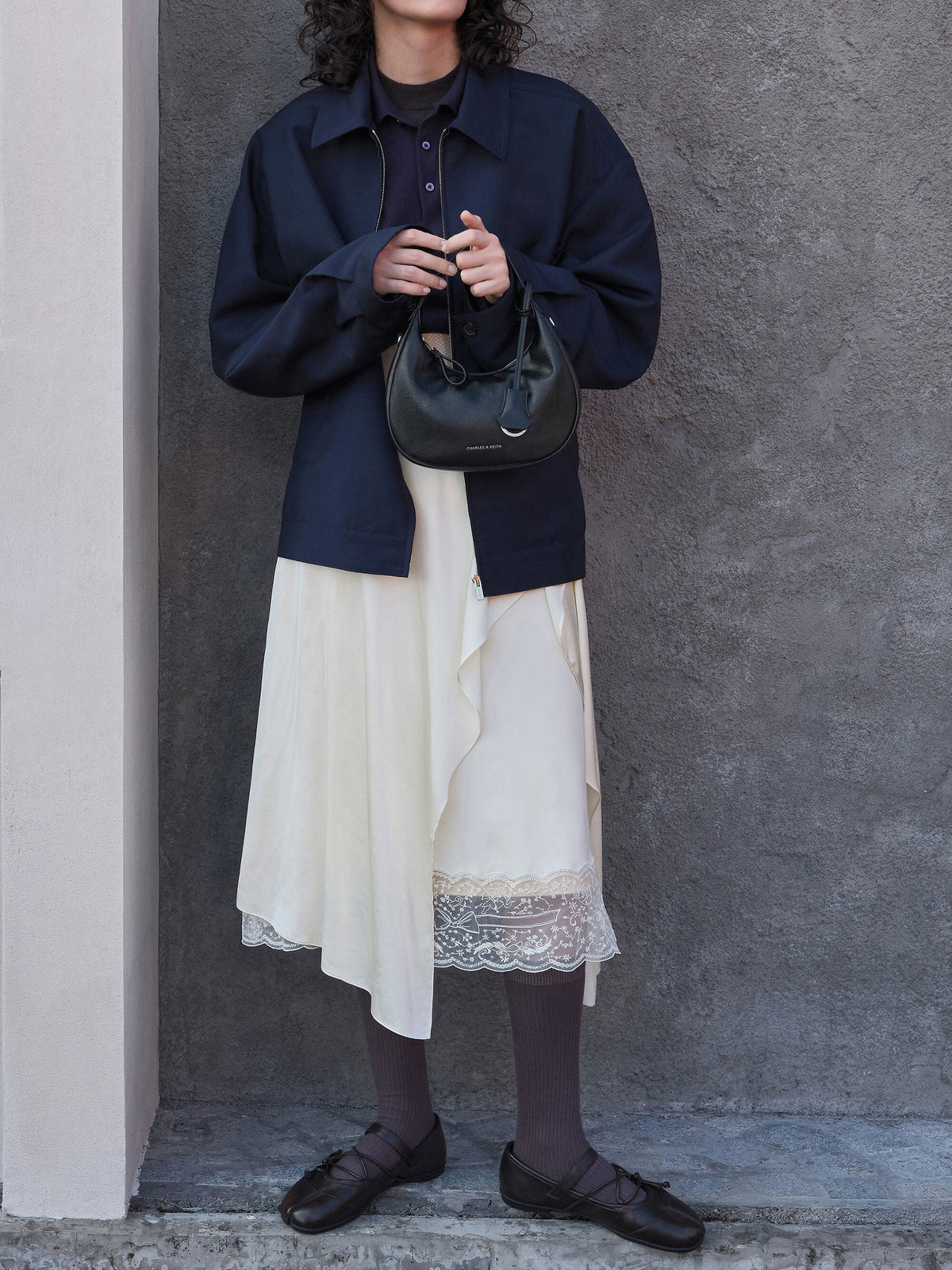 CHARLES & KEITH Recommended / Vega Hobo Bag - Noir