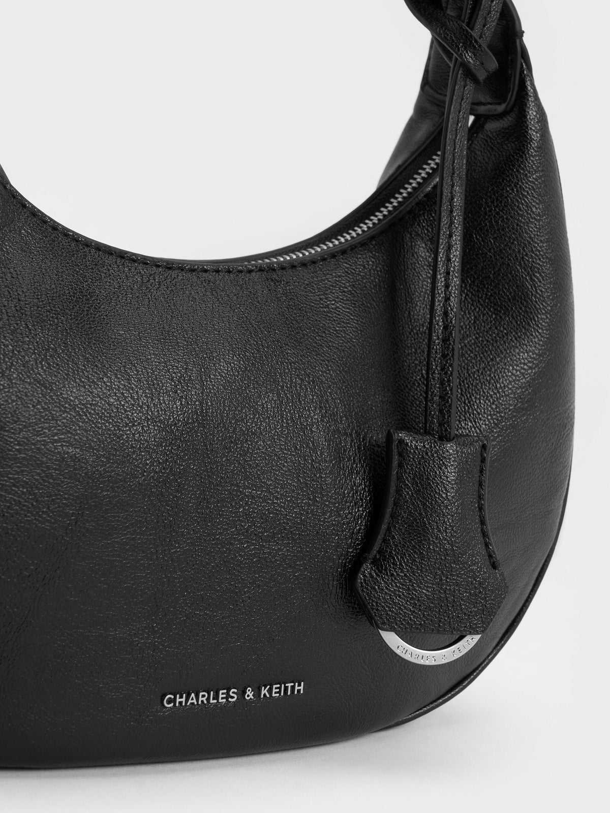 CHARLES & KEITH Recommended / Vega Hobo Bag - Noir