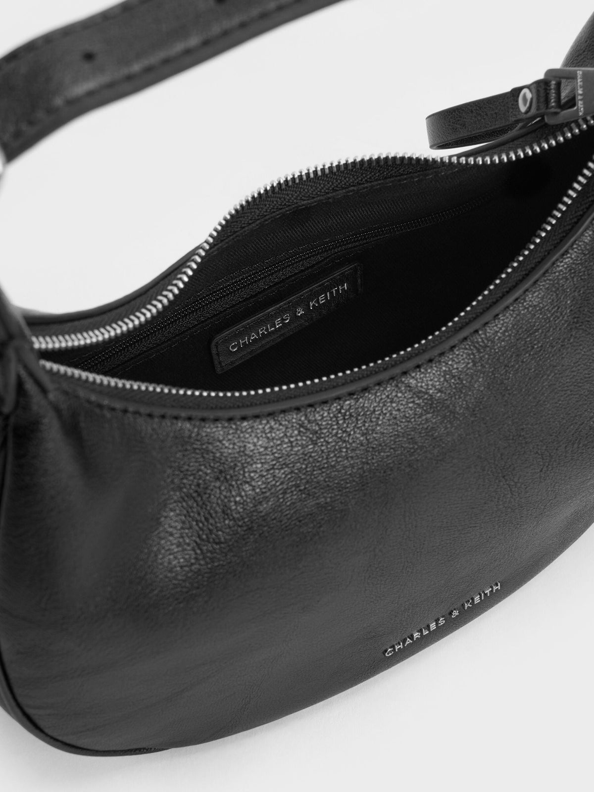 CHARLES & KEITH Recommended / Vega Hobo Bag - Noir