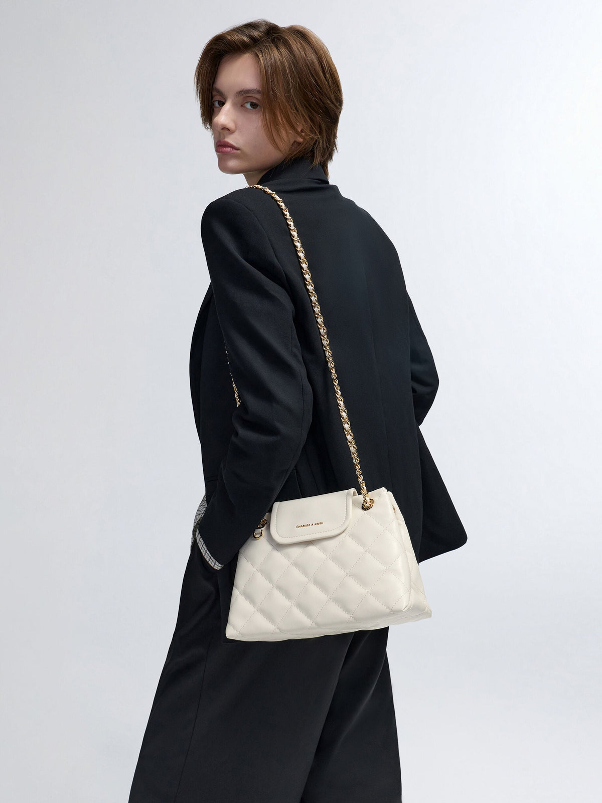 CHARLES & KEITH Trending / Apfra Quilted Shoulder Bag - Cream