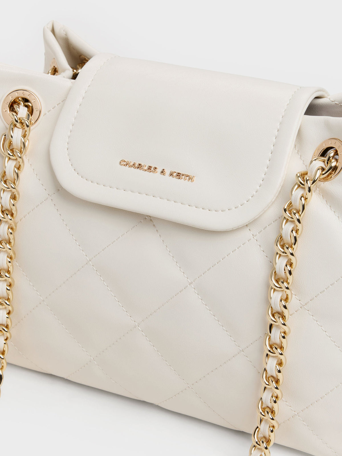 CHARLES & KEITH Trending / Apfra Quilted Shoulder Bag - Cream