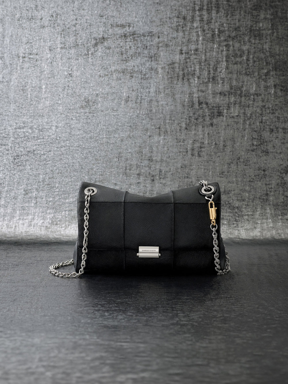 CHARLES & KEITH Hot Sale / Delfina Quilted Chain-Strap Shoulder Bag - Black