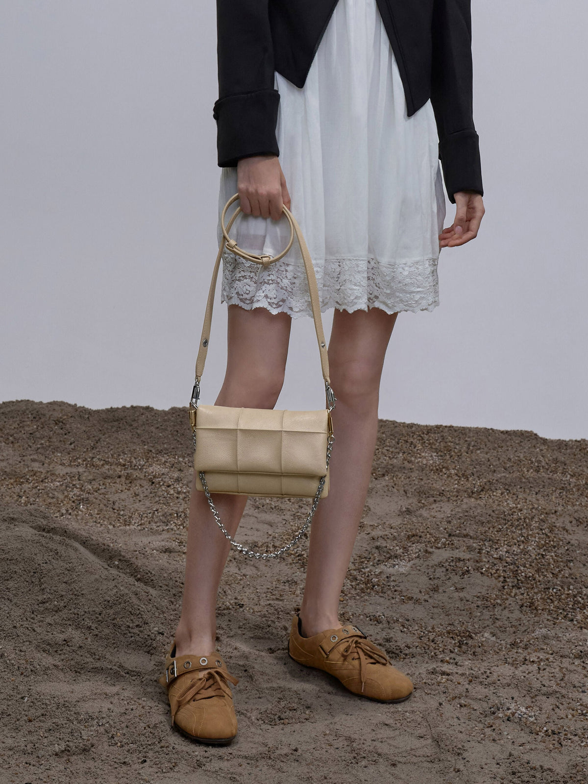 CHARLES & KEITH Premium / Delfina Quilted Wallet On Chain - Sand Beige