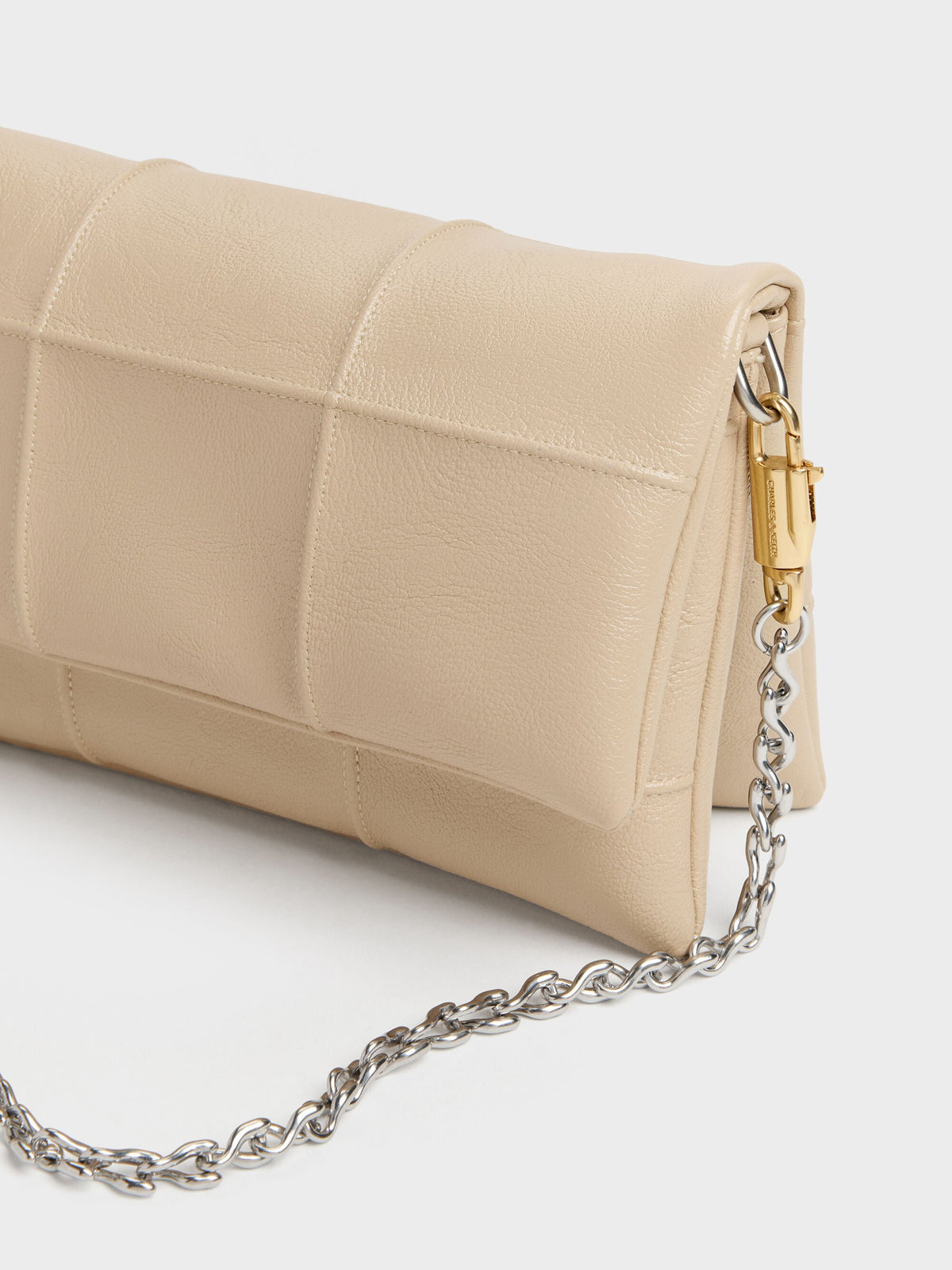 CHARLES & KEITH Premium / Delfina Quilted Wallet On Chain - Sand Beige