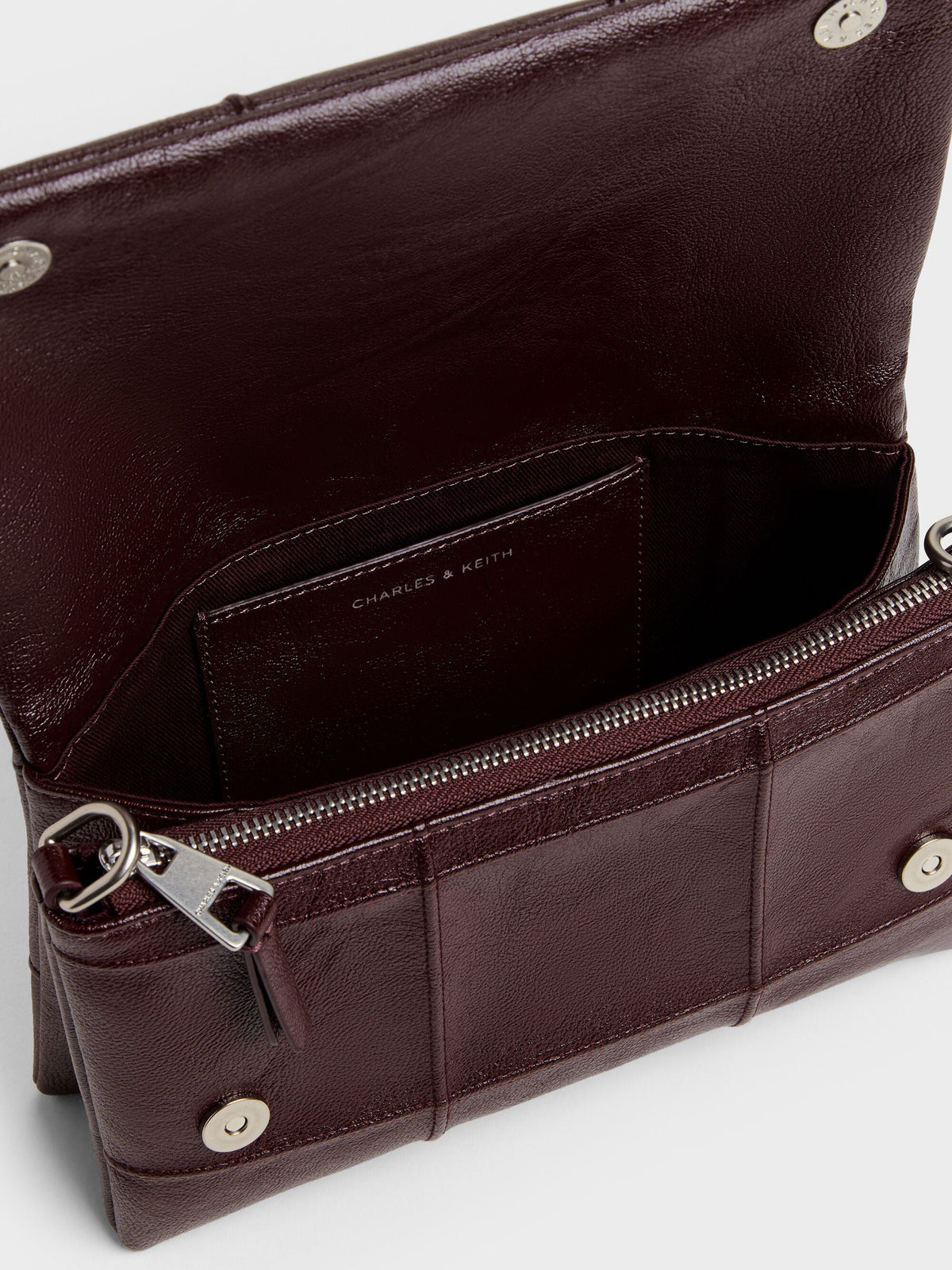 CHARLES & KEITH Popular / Delfina Quilted Wallet On Chain - Wineberry Red