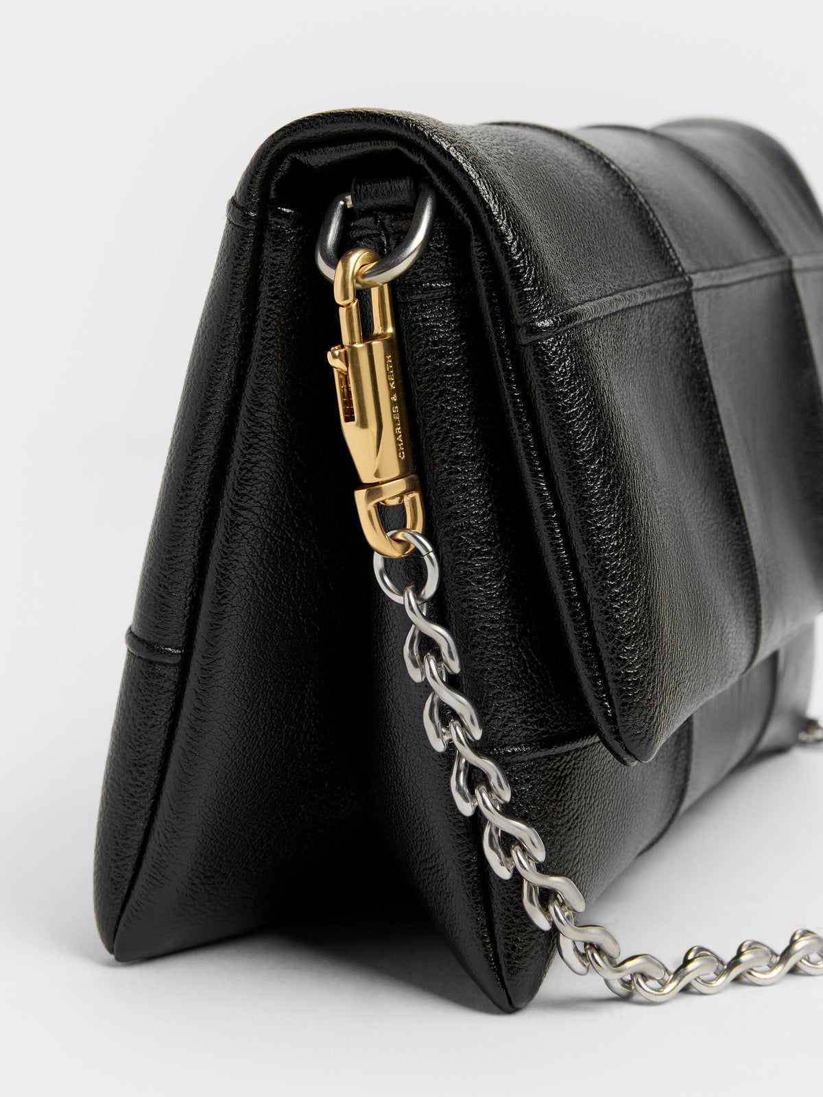 CHARLES & KEITH Popular / Delfina Quilted Wallet On Chain - Black