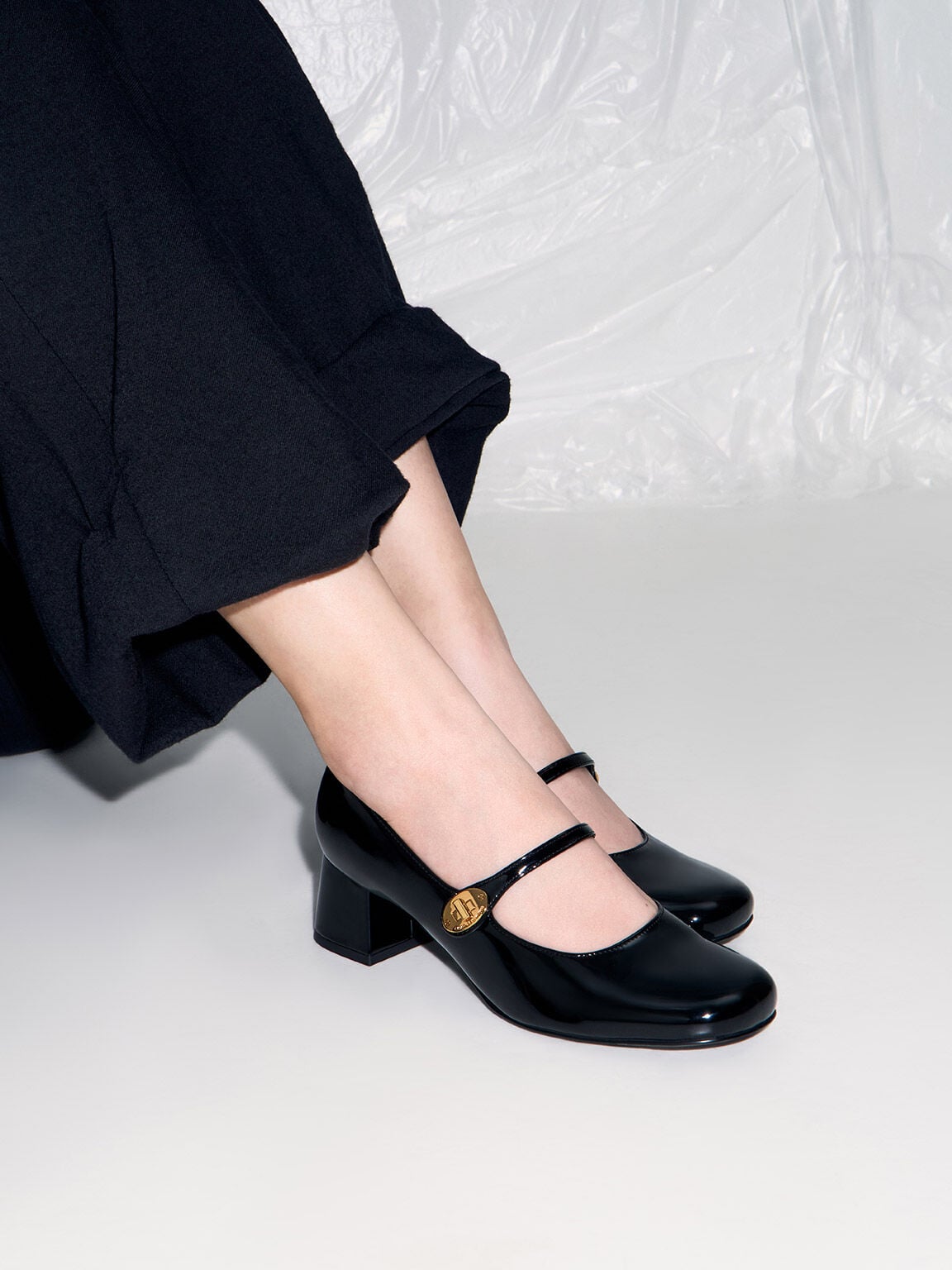 CHARLES & KEITH Classic / Hettie Patent Mary Jane Pumps - Black Patent