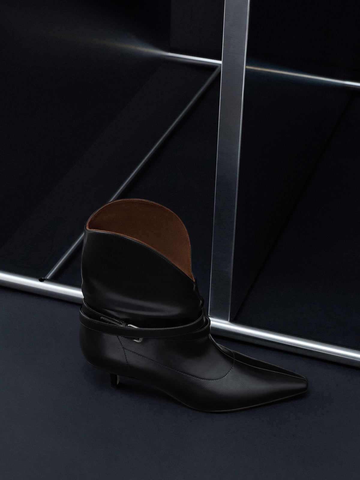 CHARLES & KEITH Trending / Karter Kitten-Heel Boots - Black