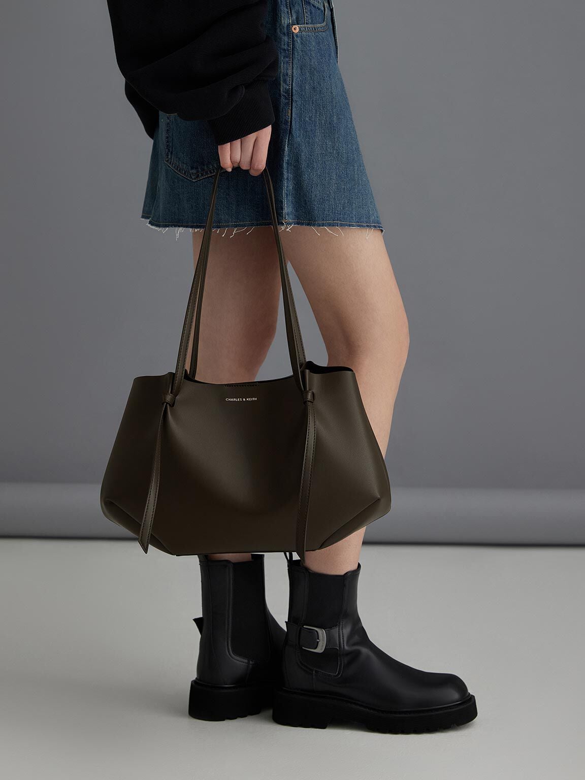 CHARLES & KEITH Great Value / Calla Tote Bag - Dark Moss