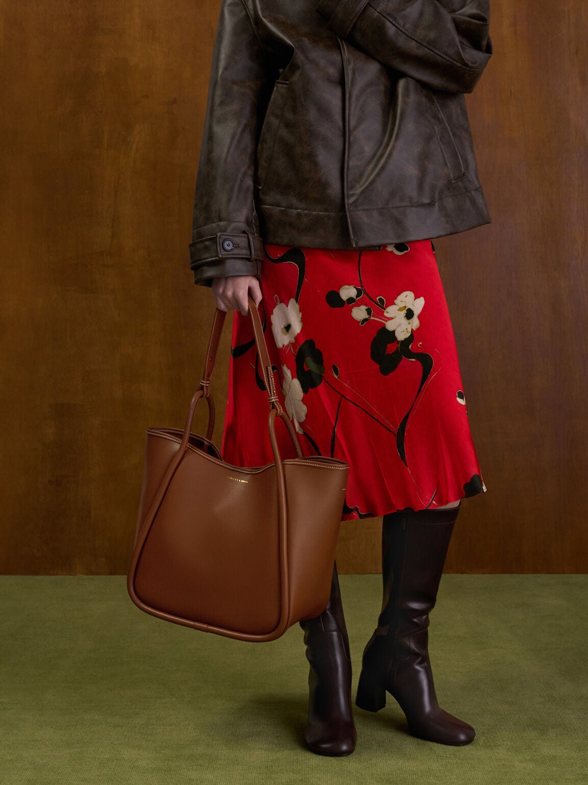 CHARLES & KEITH Signature / Lyla Tubular Slouchy Tote Bag - Chocolate