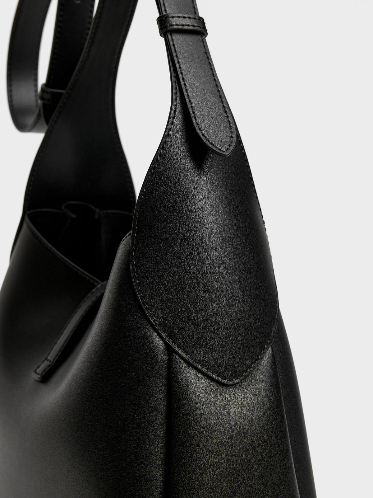 CHARLES & KEITH Value / Adalyn Hobo Bag - Black