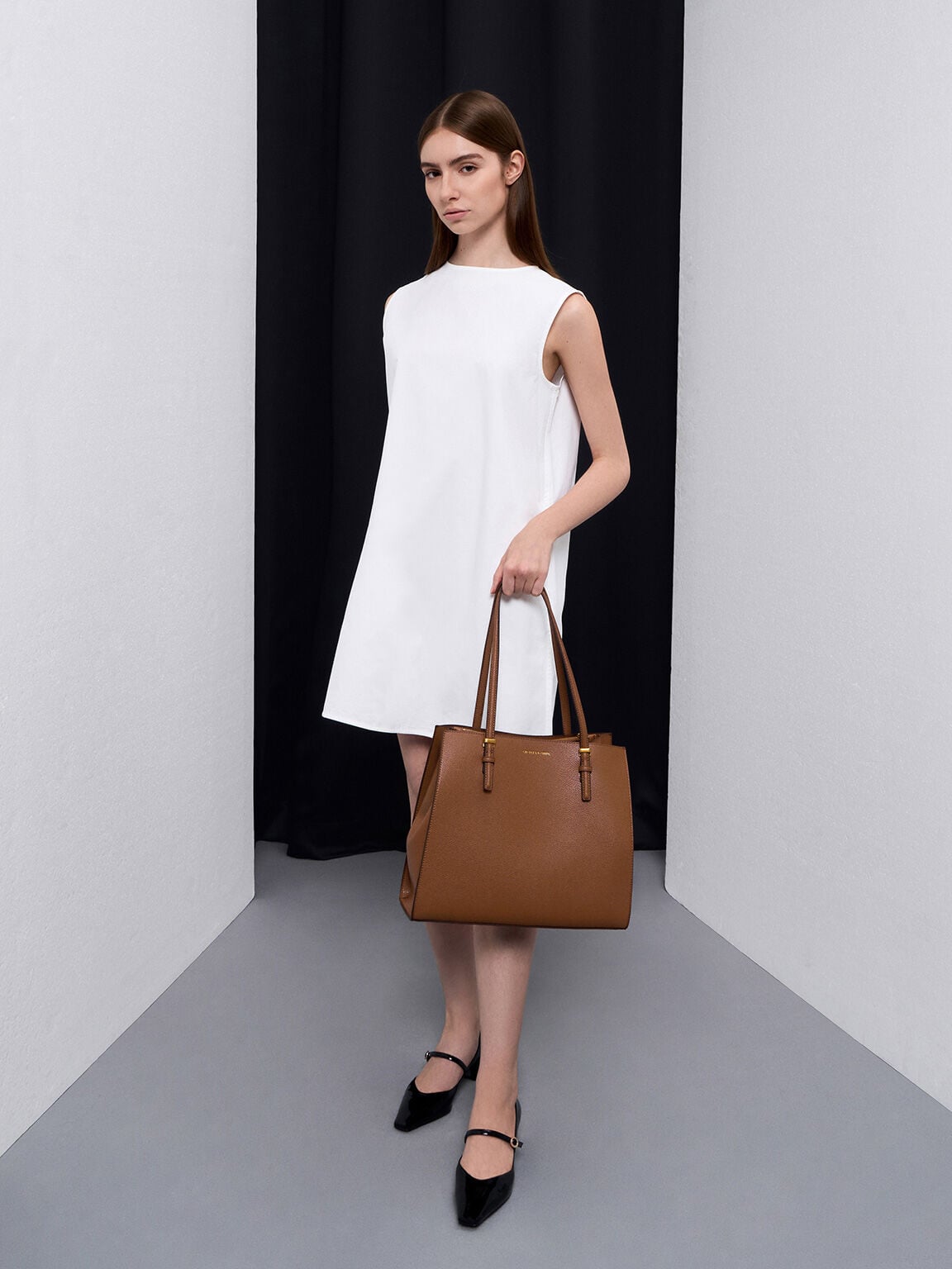 CHARLES & KEITH Trending / Sansa Tote Bag - Chocolate
