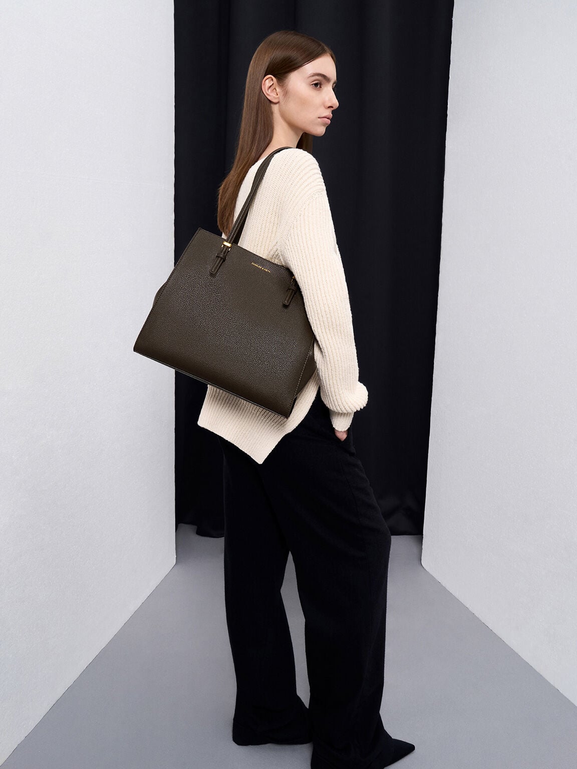 CHARLES & KEITH Classic / Sansa Tote Bag - Dark Moss
