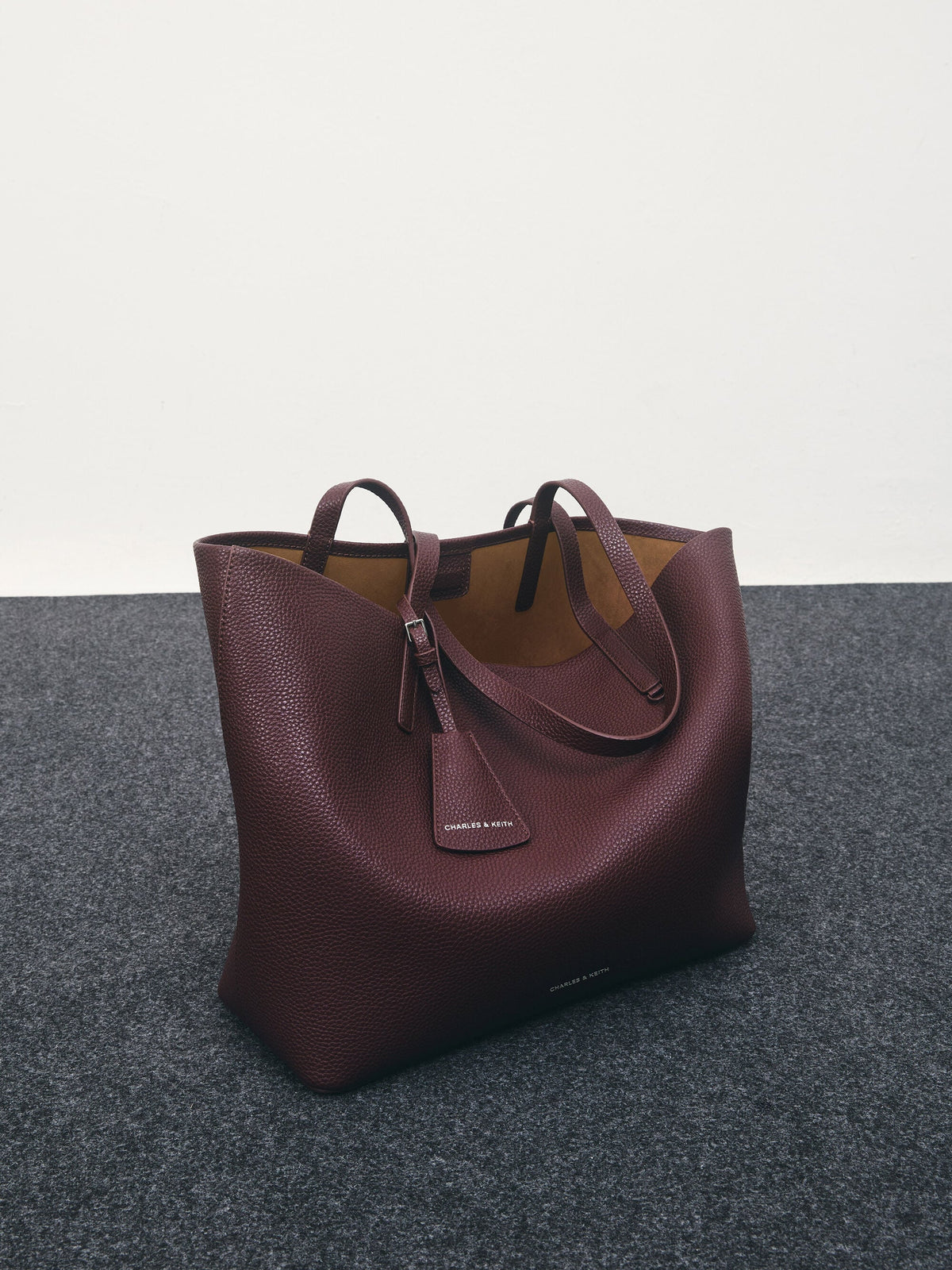 CHARLES & KEITH Smart Buy / Beryl Tote Bag - Wineberry Red
