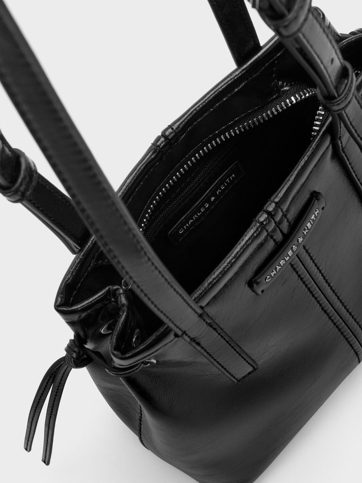 CHARLES & KEITH Exclusive / Noane Elongated-Handle Tote Bag - Noir