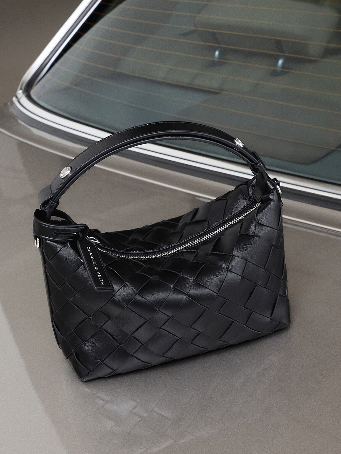 CHARLES & KEITH Great Value / Ivette Woven Shoulder Bag - Noir