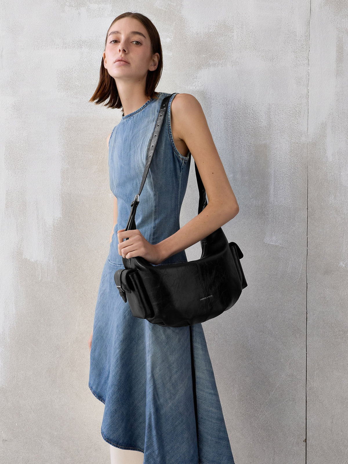 CHARLES & KEITH Great Value / Large Bessie Side-Pocket Hobo Bag - Noir