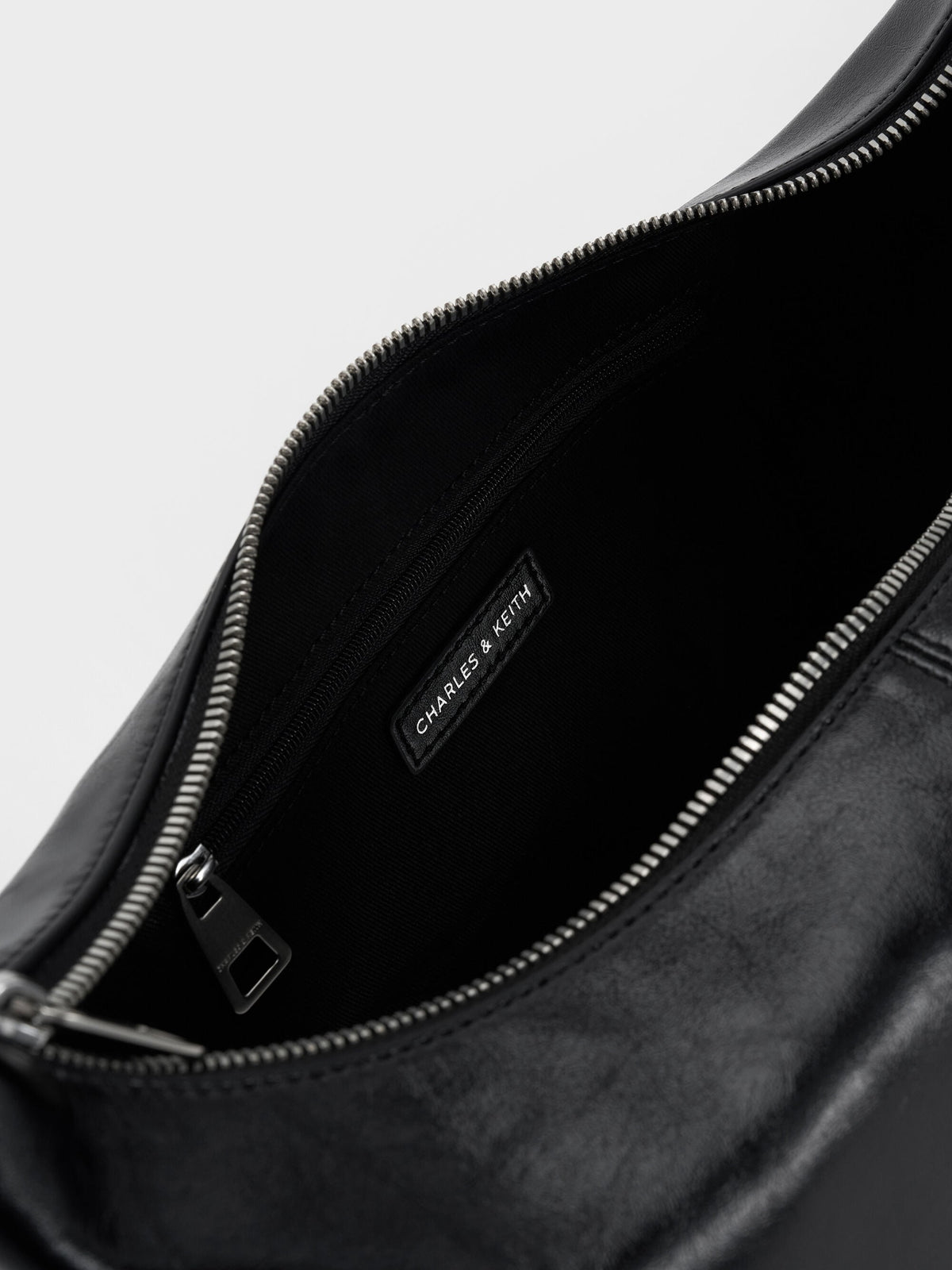 CHARLES & KEITH Trending / Bessie Side-Pocket Hobo Bag - Noir