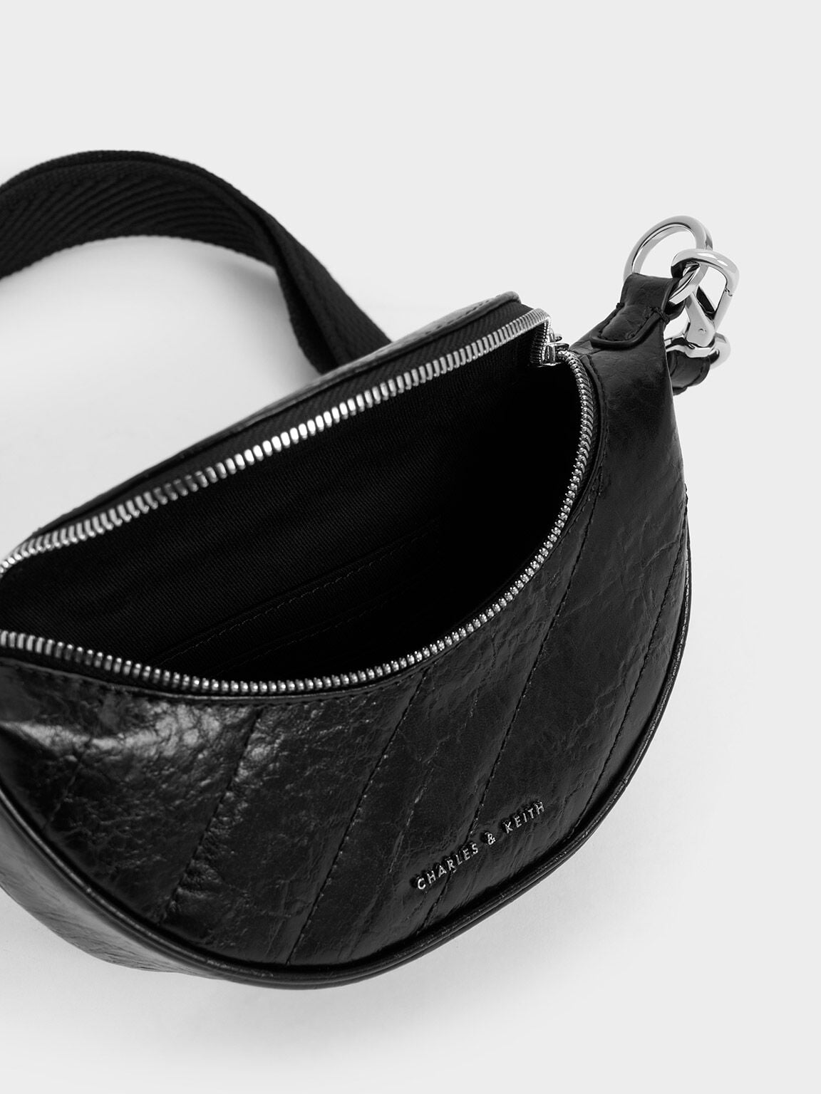 CHARLES & KEITH Sale / Philomena Half-Moon Crossbody Bag - Noir