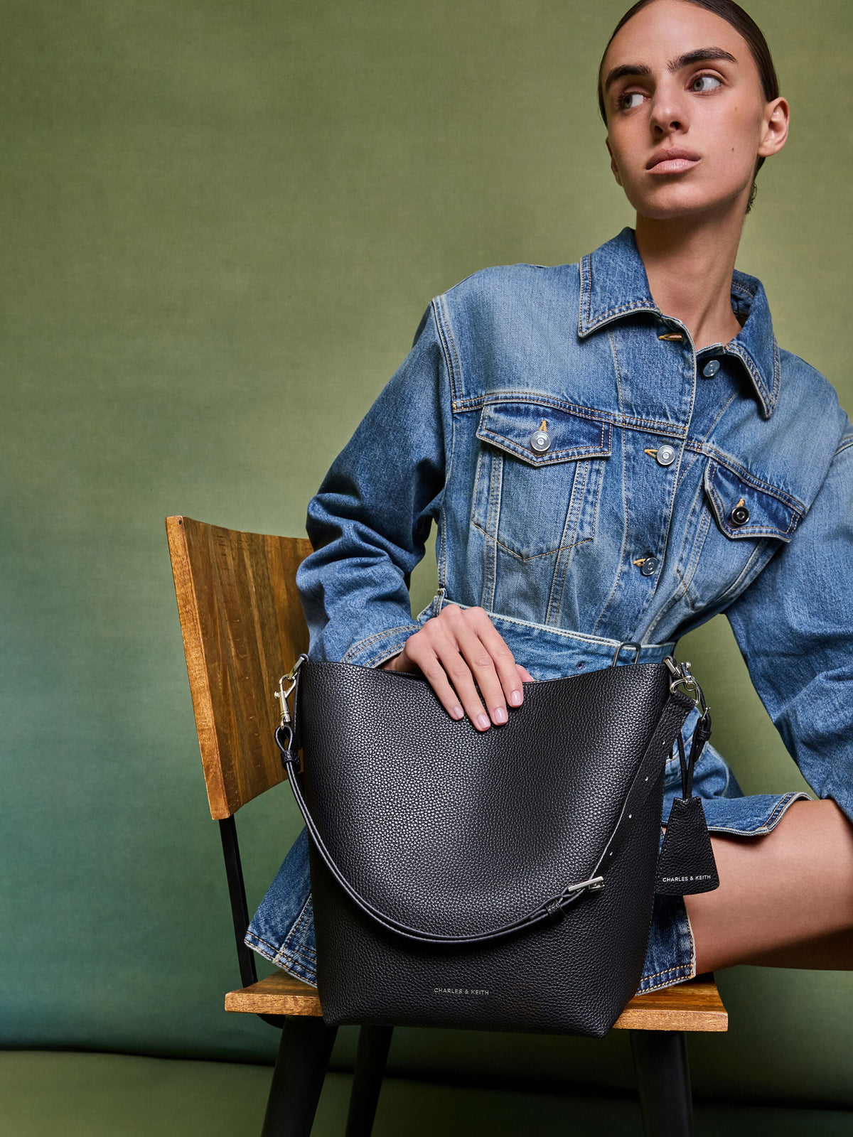CHARLES & KEITH Recommended / Beryl Bucket Bag - Noir