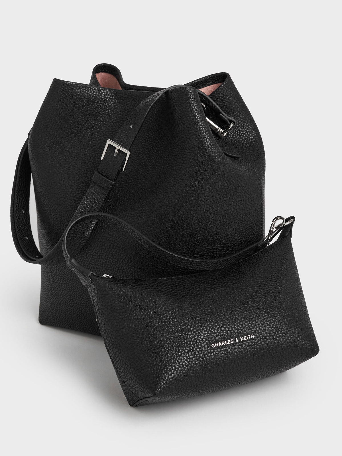 CHARLES & KEITH Recommended / Beryl Bucket Bag - Noir