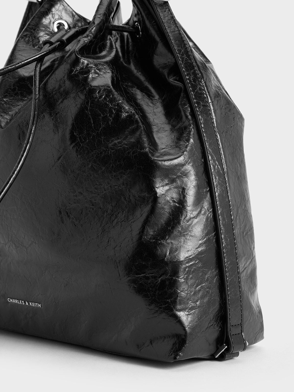 CHARLES & KEITH Classic / Neva Two-Way Bucket Bag - Noir
