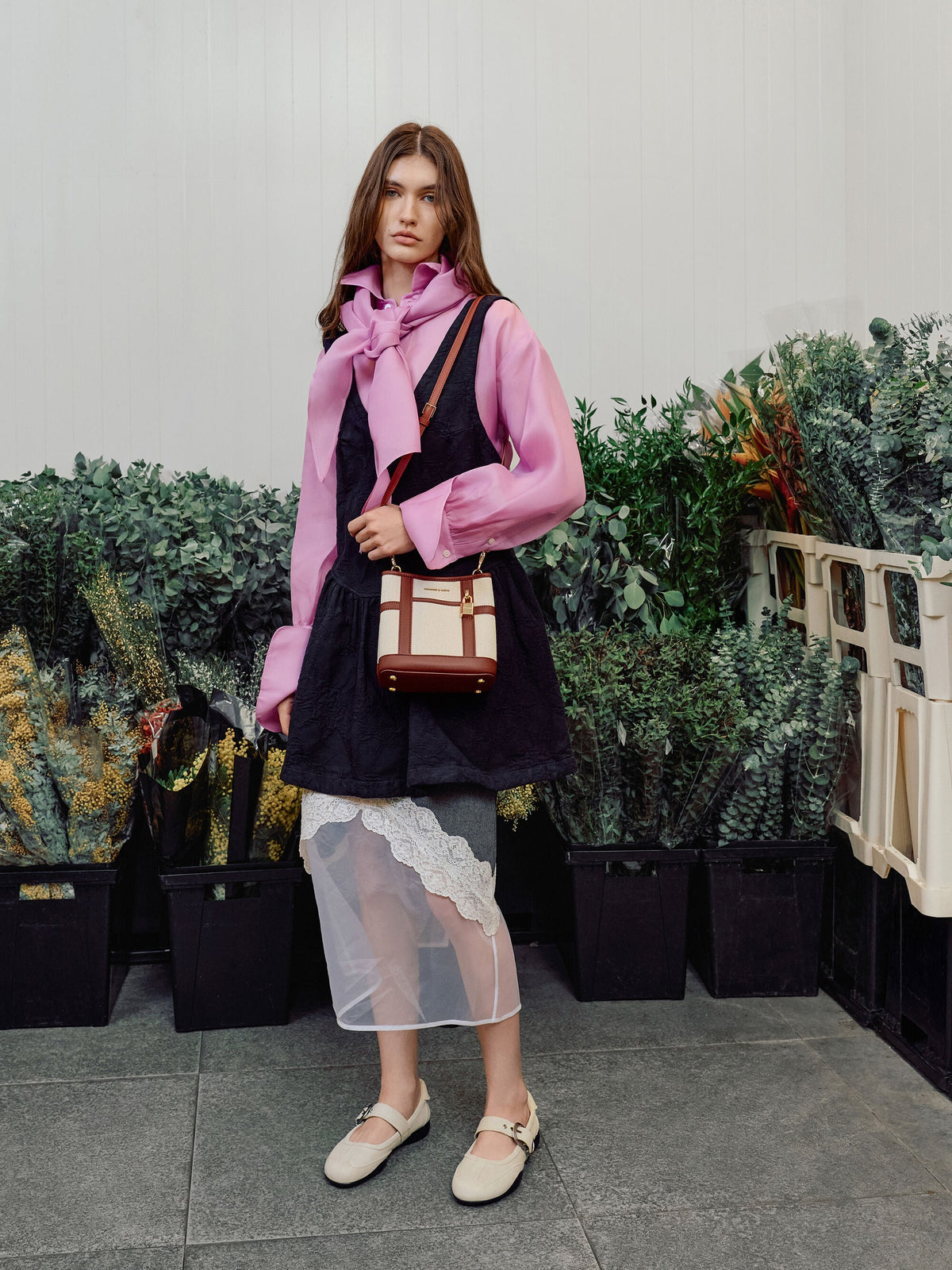 CHARLES & KEITH Top Pick / Scottie Canvas Bucket Bag - Brick