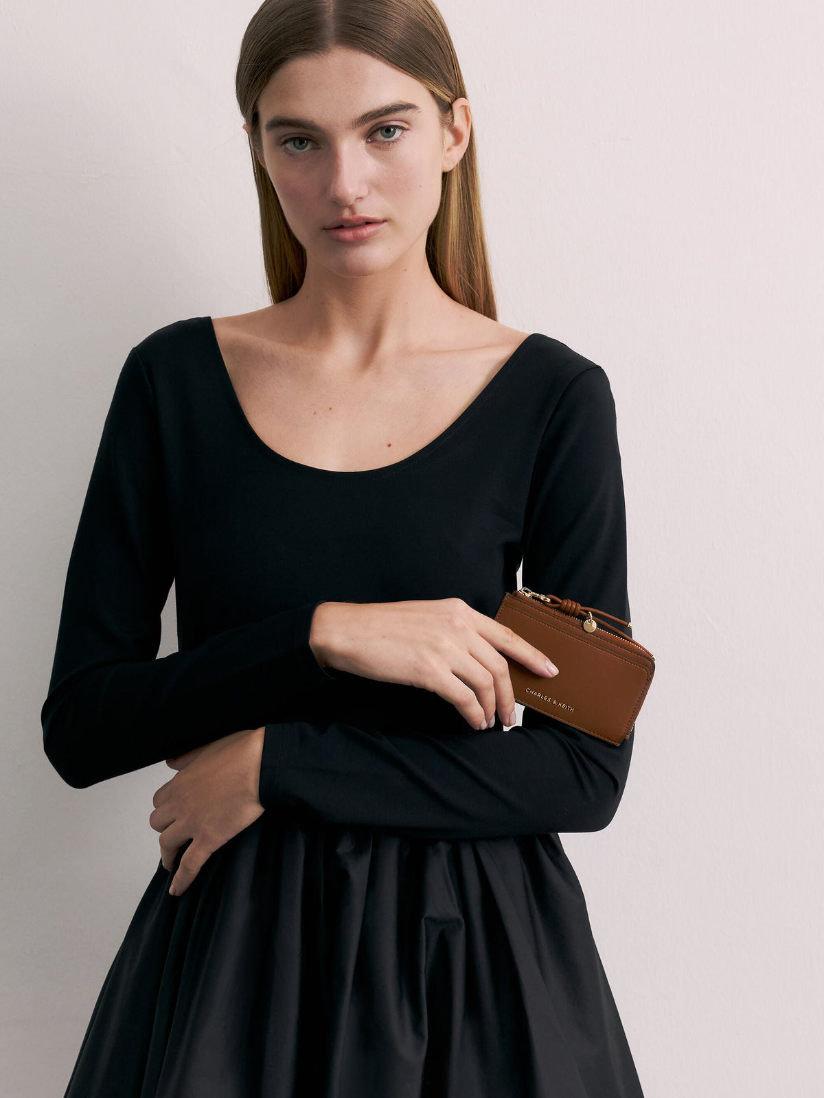 CHARLES & KEITH Top Pick / Everleigh Zip-Around Card Holder - Chocolate