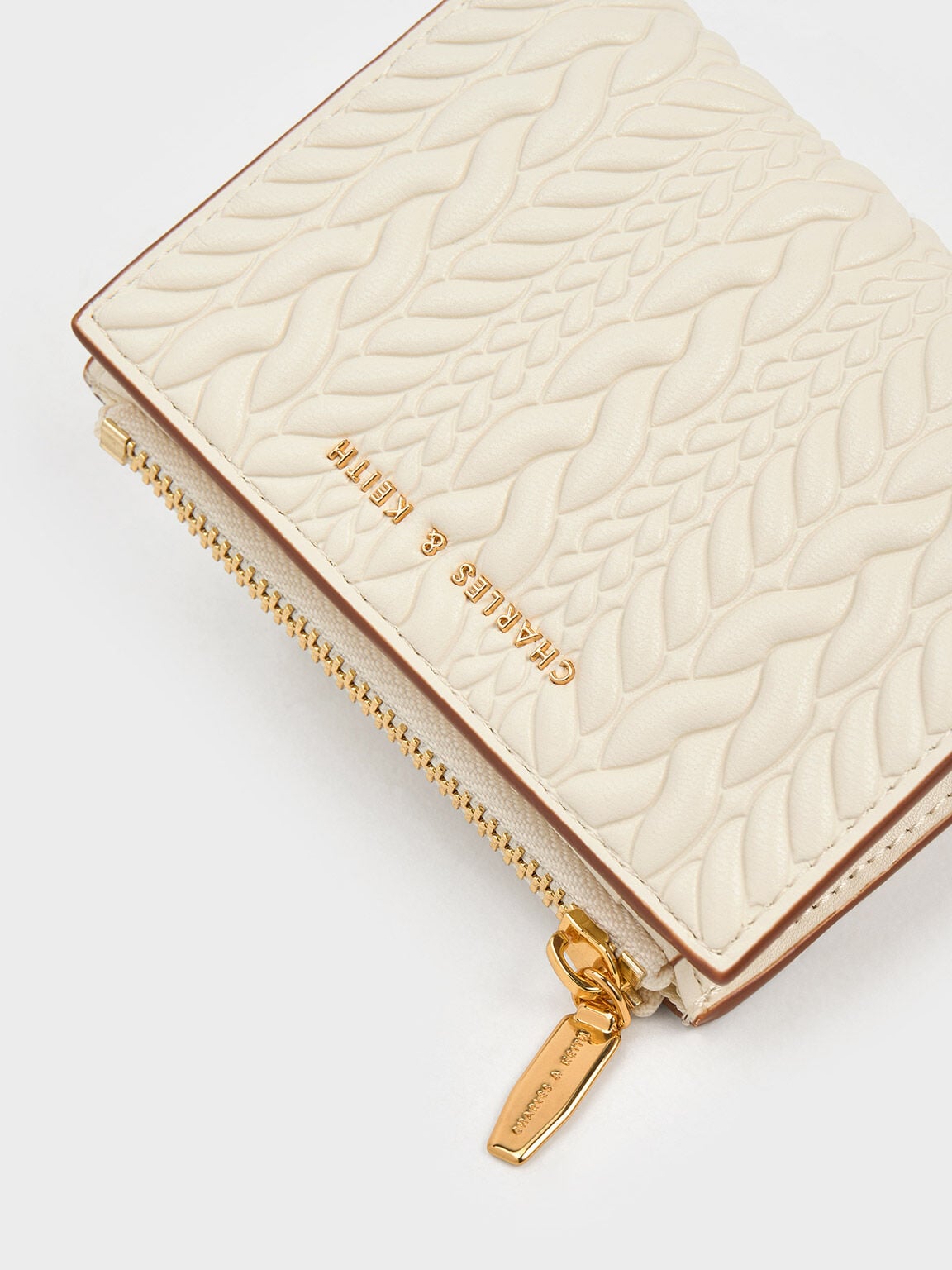 CHARLES & KEITH Top Pick / Apolline Textured Top-Zip Wallet - Cream