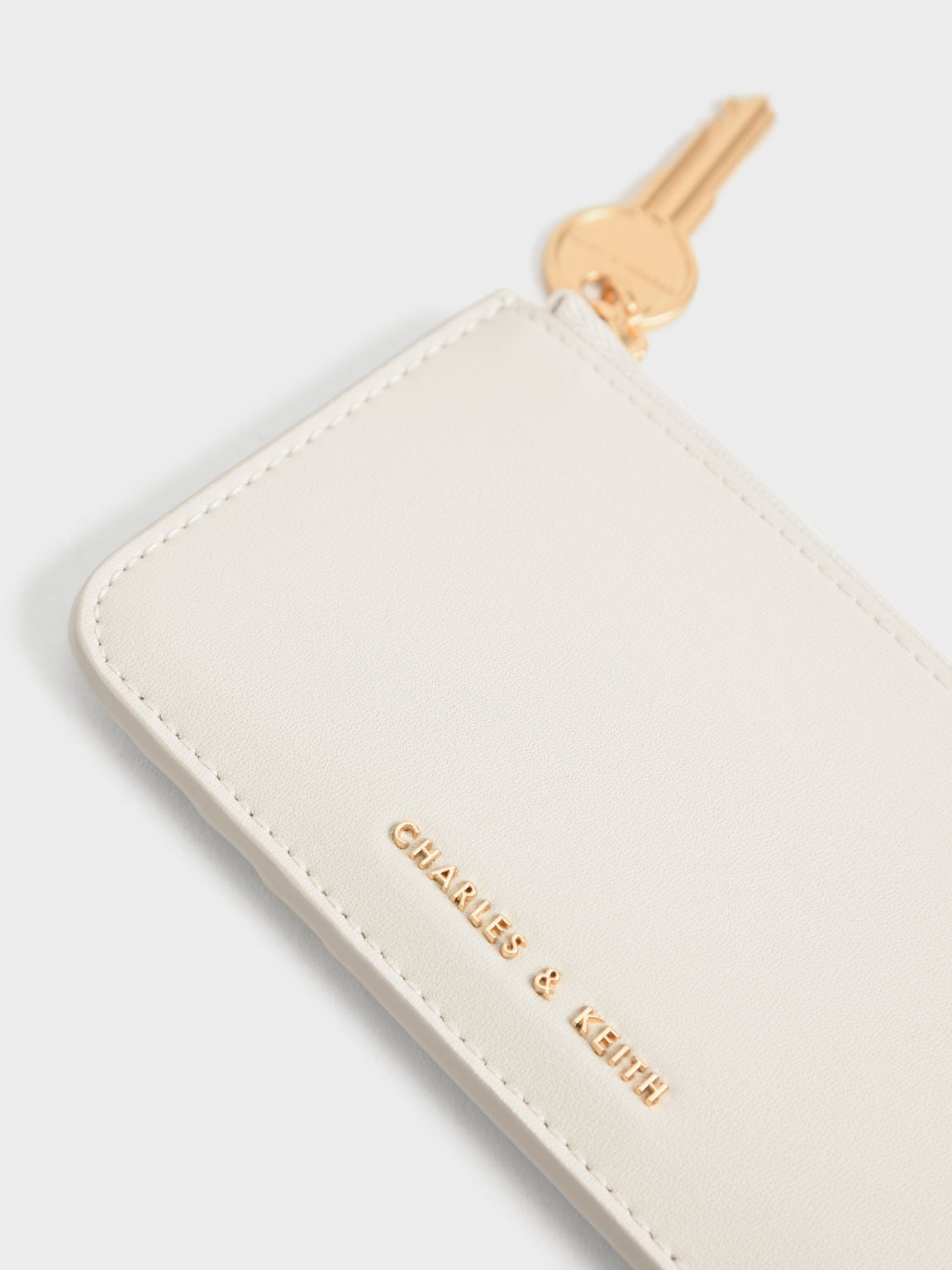 CHARLES & KEITH Essential / Lane Key Zip-Around Wallet - Cream
