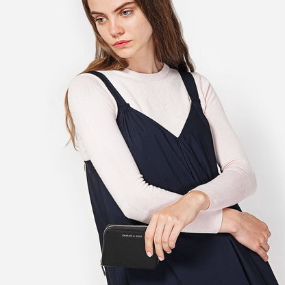 CHARLES & KEITH Customer Favorite / Basic Square Wallet - Black