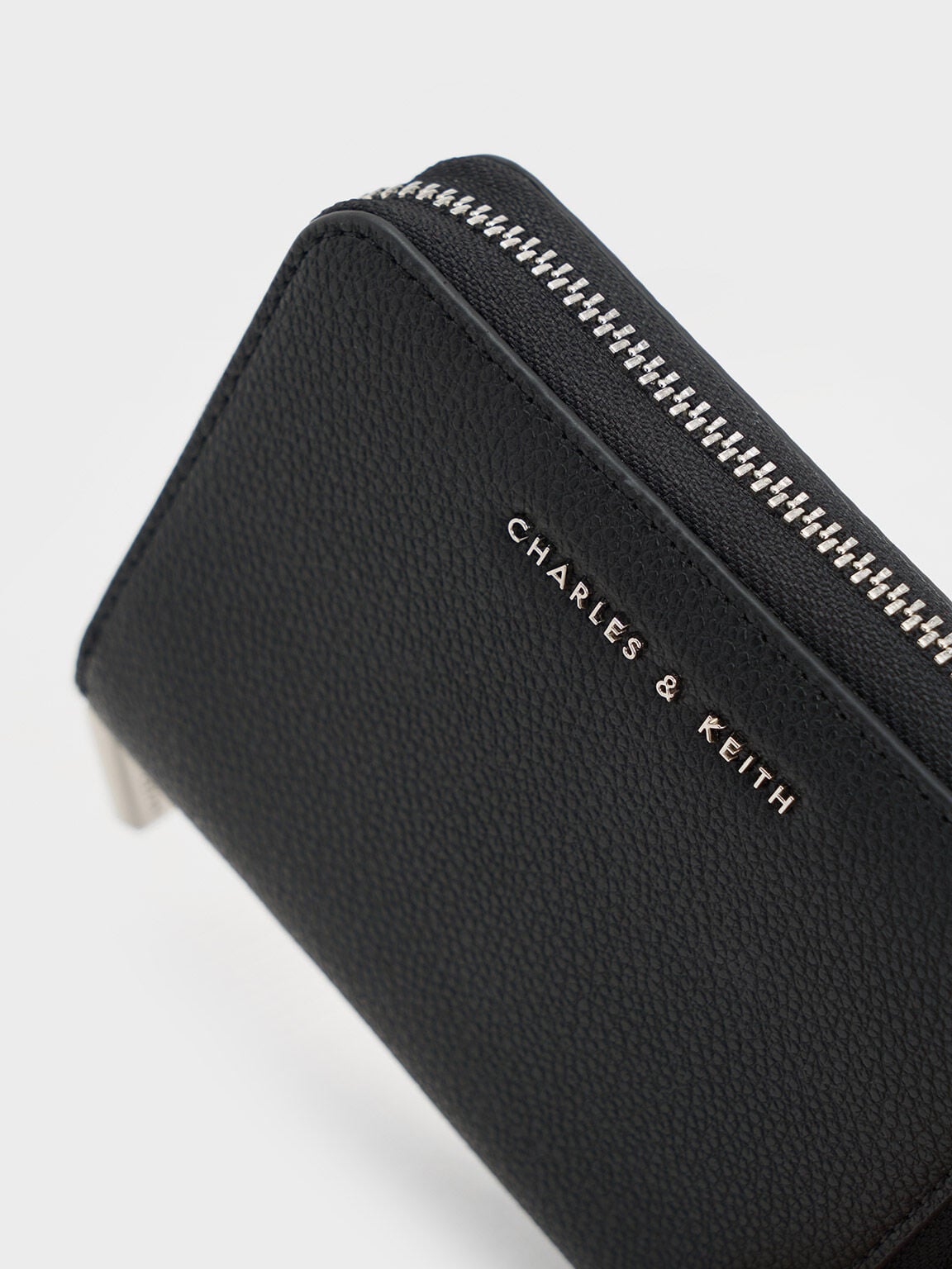 CHARLES & KEITH Customer Favorite / Basic Square Wallet - Black