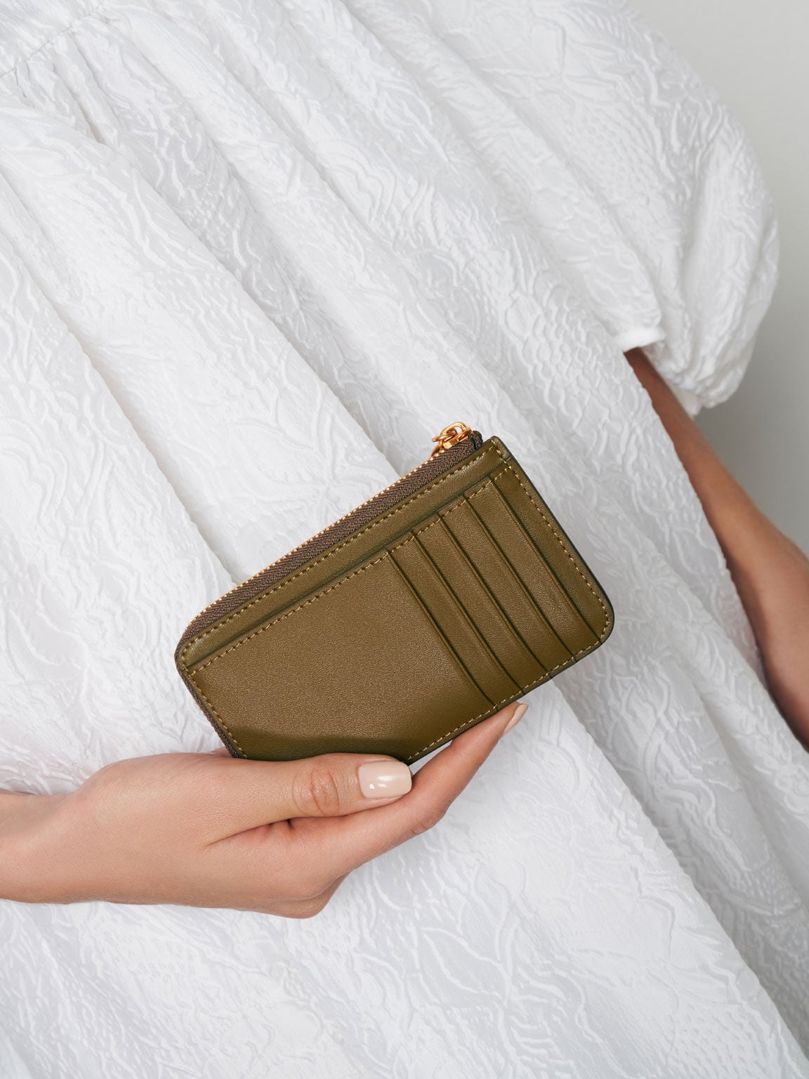 CHARLES & KEITH Trending / Lane Key Zip-Around Wallet - Olive