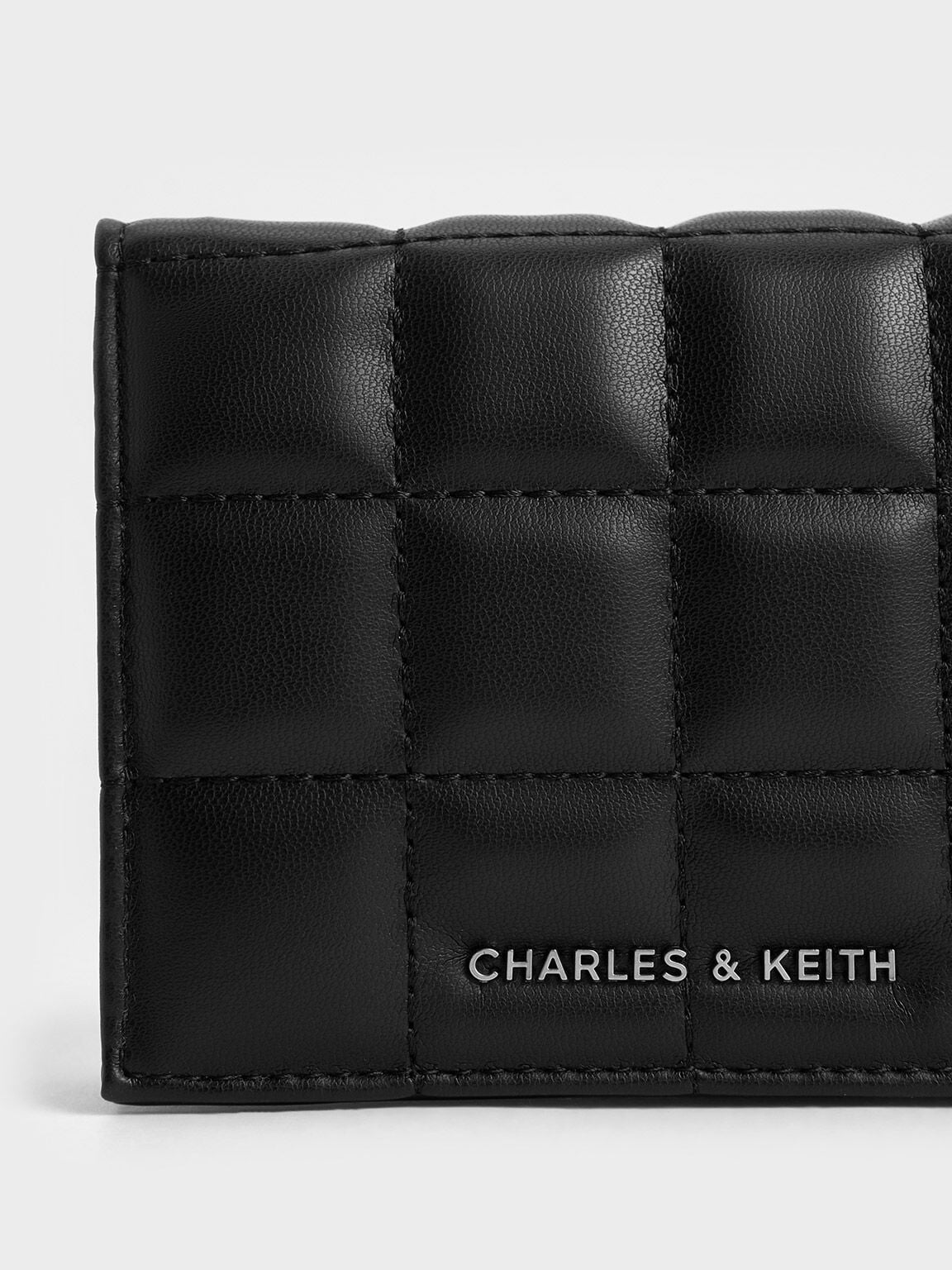 CHARLES & KEITH Value / Cassia Quilted Wallet On Chain - Noir