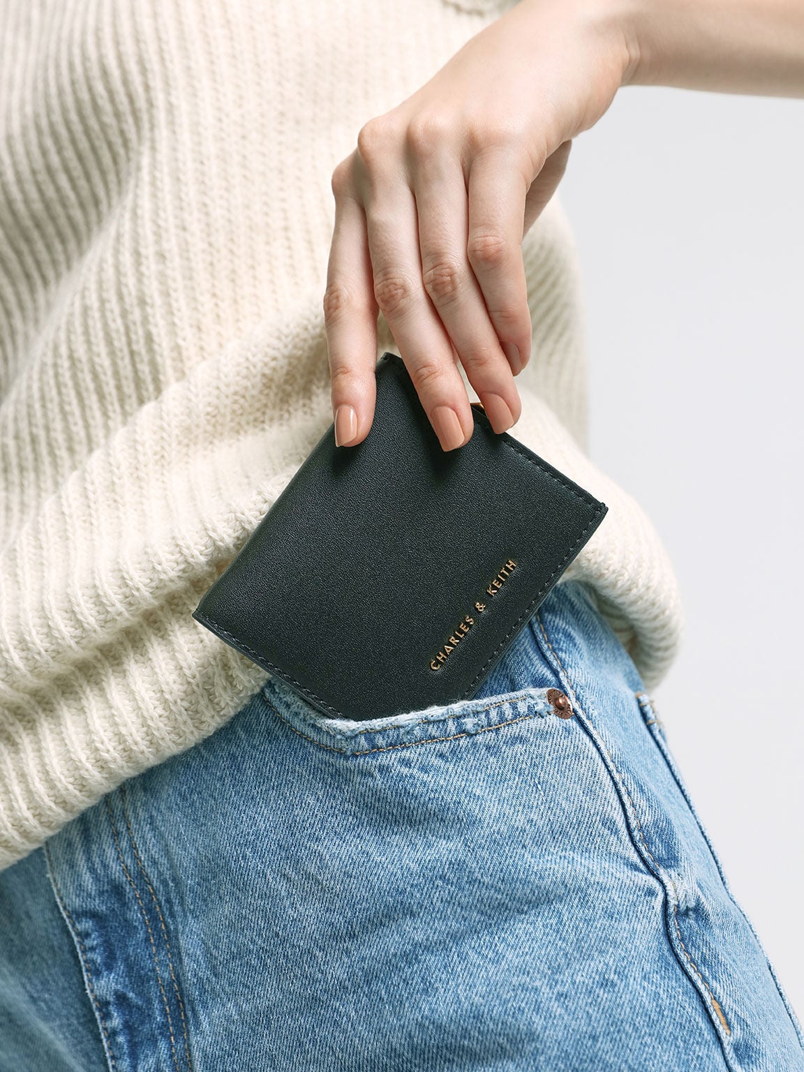 CHARLES & KEITH Customer Favorite / Daisy Bi-Fold Small Wallet - Black