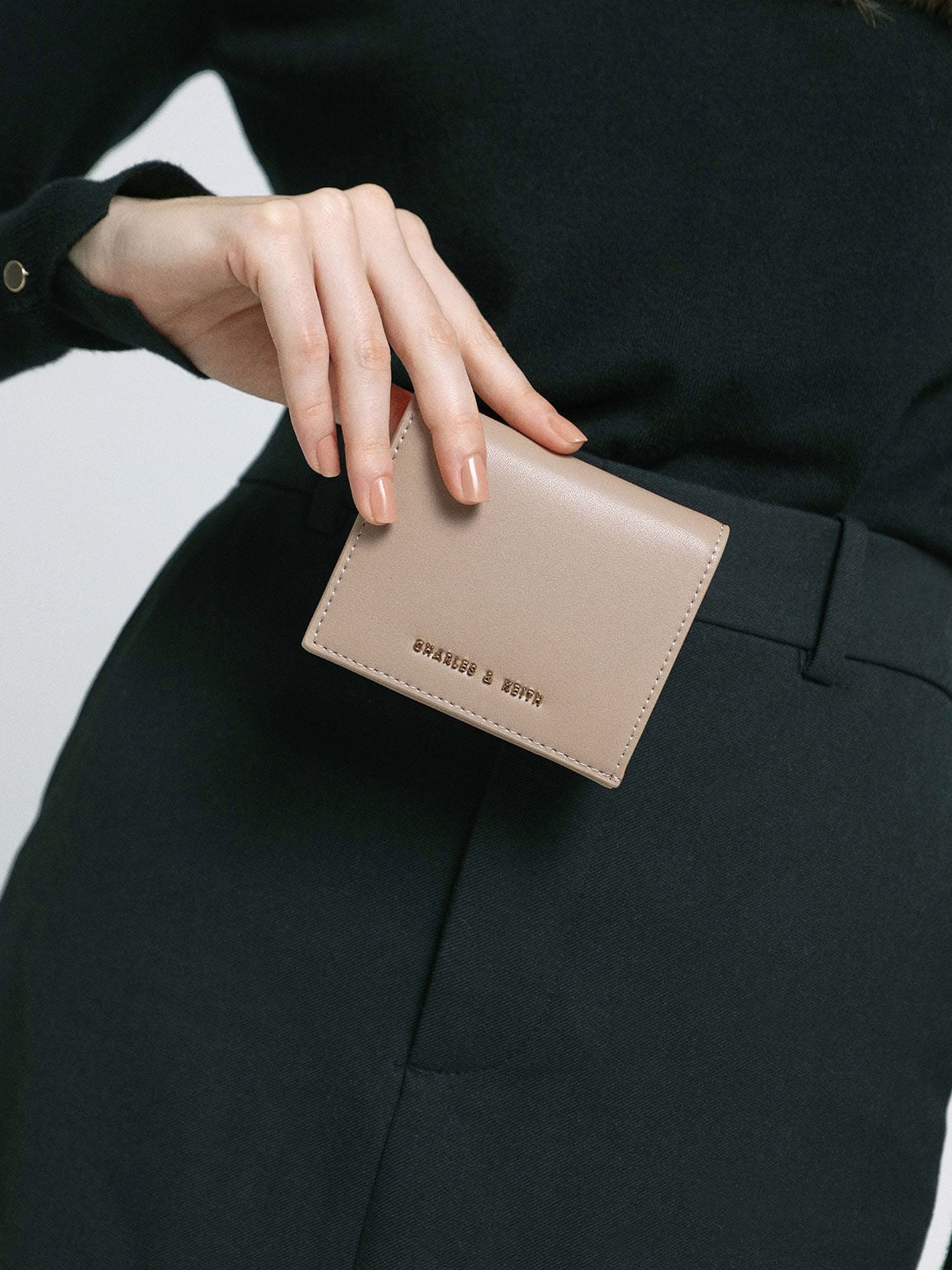 CHARLES & KEITH Recommended / Daisy Bi-Fold Small Wallet - Sand