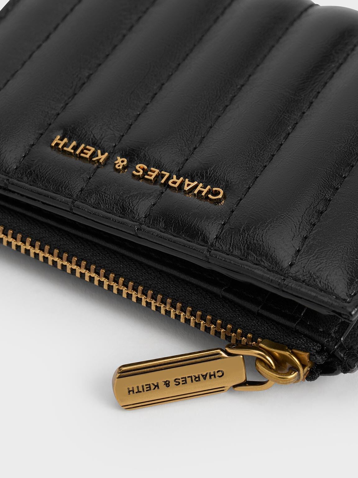 CHARLES & KEITH Smart Buy / Donna Panelled Top-Zip Wallet - Black